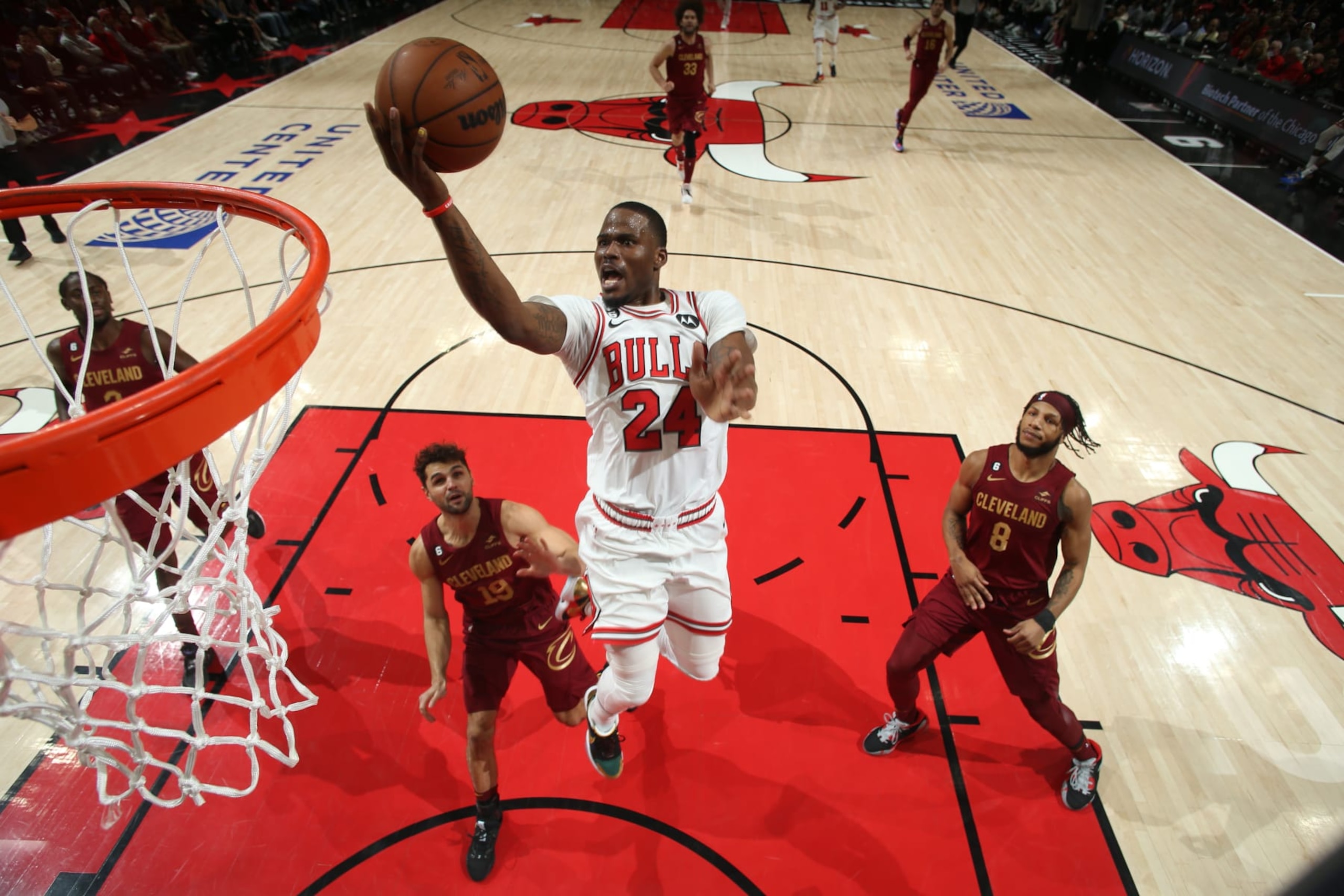 CHICAGO, IL - DECEMBER 31: Javonte Green #24 of the Chicago Bulls drives to the basket on December 31, 2022 at the United Center in Chicago, Illinois. NOTE TO USER: User expressly acknowledges and agrees that, by downloading and or using this Photograph, user is consenting to the terms and conditions of the Getty Images License Agreement. Mandatory Copyright Notice: Copyright 2022 NBAE (Photo by Gary Dineen/NBAE via Getty Images). CHICAGO, IL - DECEMBER 31: Javonte Green #24 of the Chicago Bulls drives to the basket on December 31, 2022 at the United Center in Chicago, Illinois. NOTE TO USER: User expressly acknowledges and agrees that, by downloading and or using this Photograph, user is consenting to the terms and conditions of the Getty Images License Agreement. Mandatory Copyright Notice: Copyright 2022 NBAE (Photo by Gary Dineen/NBAE via Getty Images).