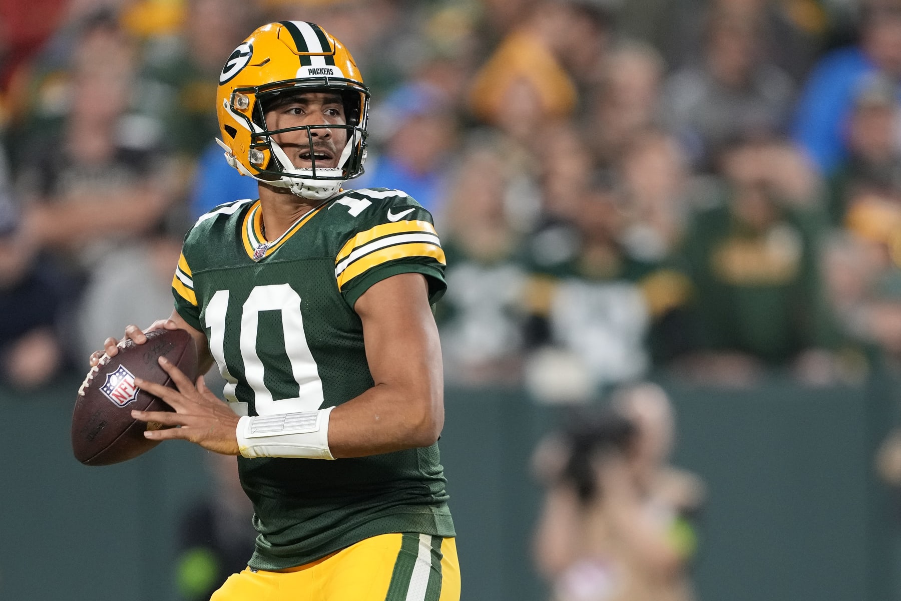 GREEN BAY, WISCONSIN - SEPTEMBER 28: Jordan Love #10 of the Green Bay Packers looks to throw a pass against the Detroit Lions during the first half in the game at Lambeau Field on September 28, 2023 in Green Bay, Wisconsin. (Photo by Patrick McDermott/Getty Images)