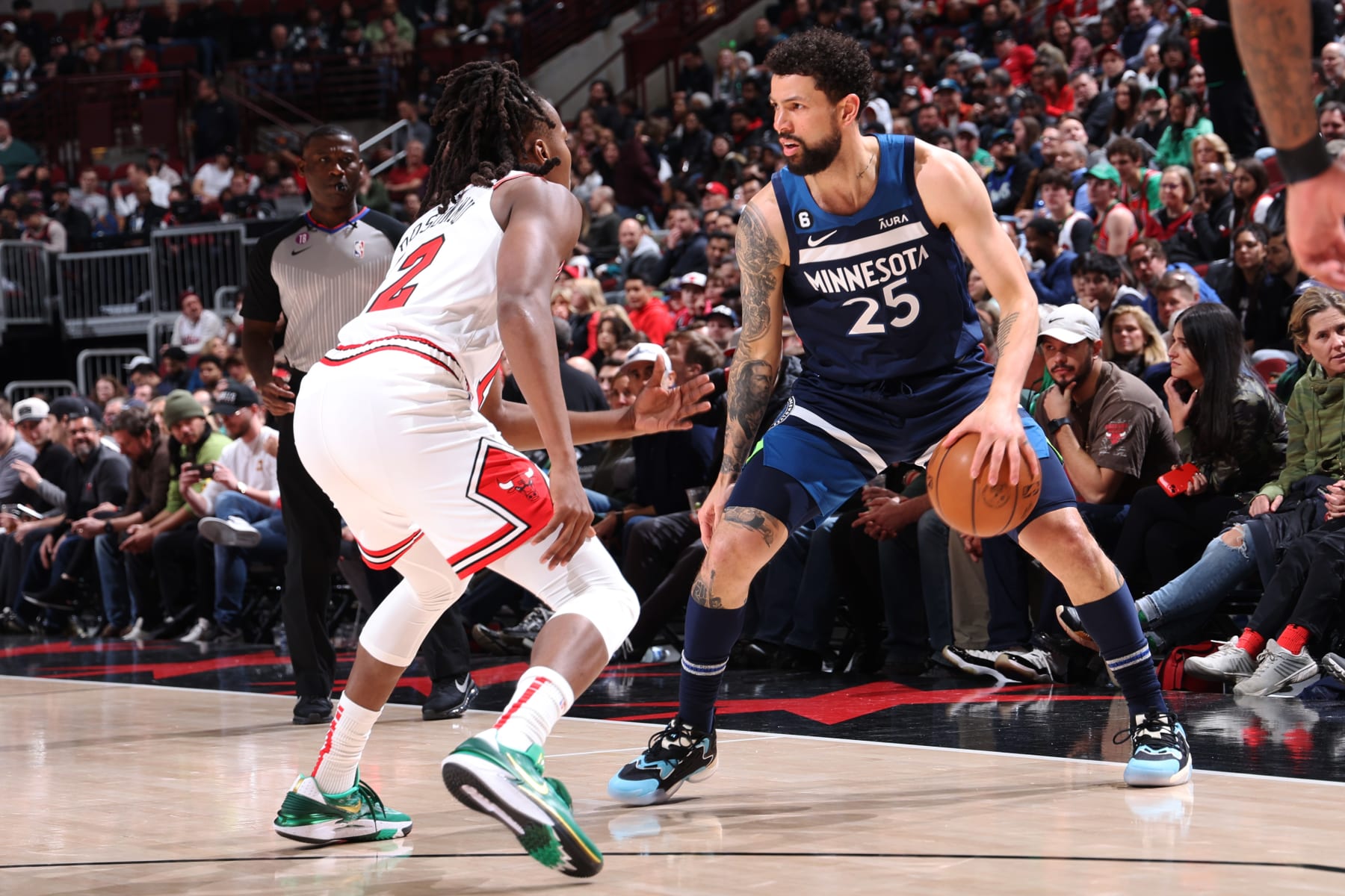 CHICAGO, IL - MARCH 17: Austin Rivers #25 of the Minnesota Timberwolves dribbles the ball during the game against the Chicago Bulls on March 17, 2023 at United Center in Chicago, Illinois. NOTE TO USER: User expressly acknowledges and agrees that, by downloading and or using this photograph, User is consenting to the terms and conditions of the Getty Images License Agreement. Mandatory Copyright Notice: Copyright 2023 NBAE (Photo by Jeff Haynes/NBAE via Getty Images)