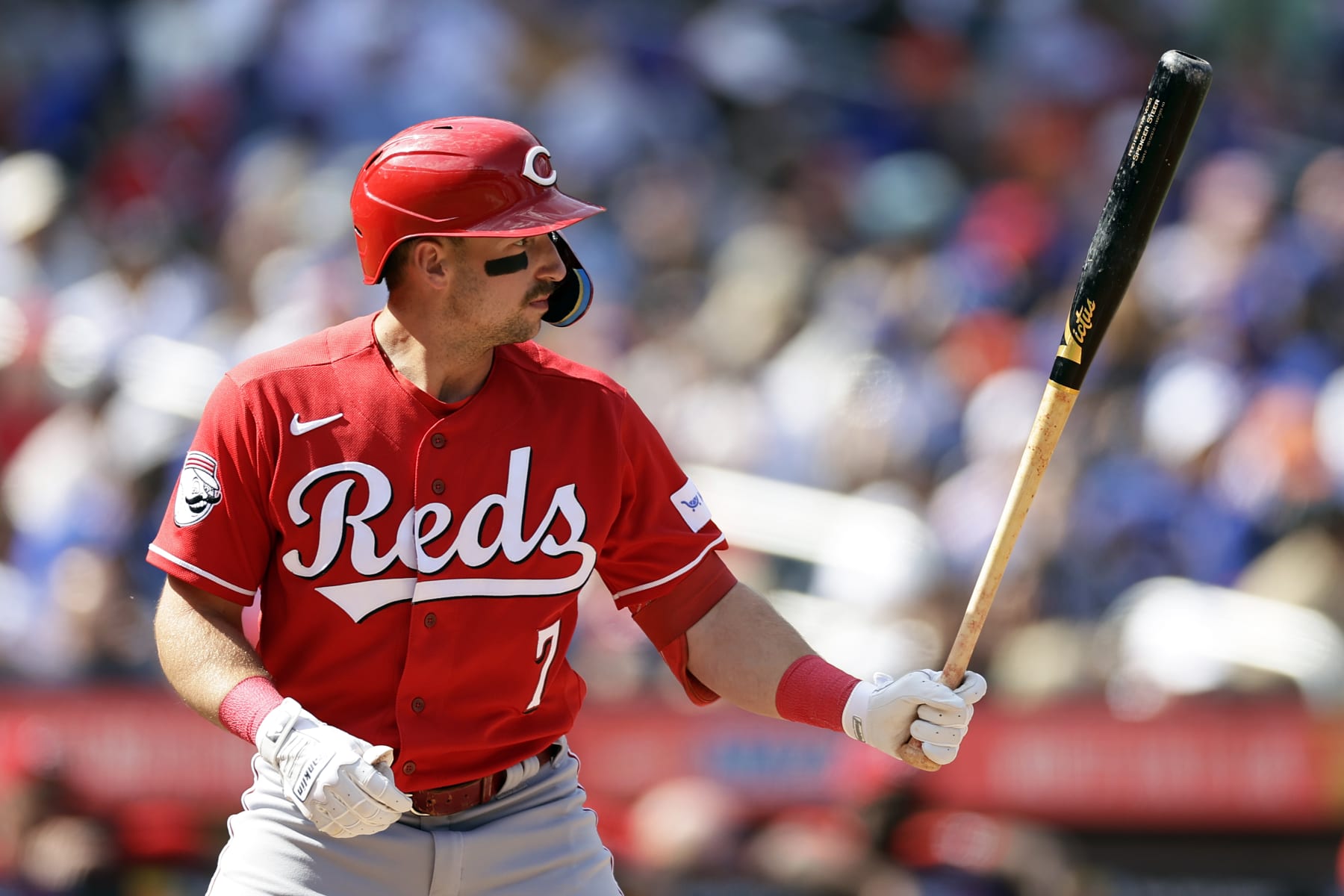 NEW YORK, NY - SEPTEMBER 17: Spencer Steer #7 of the Cincinnati Reds in action against the New York Mets during the third inning at Citi Field on September 17, 2023 in New York City. (Photo by Adam Hunger/Getty Images)