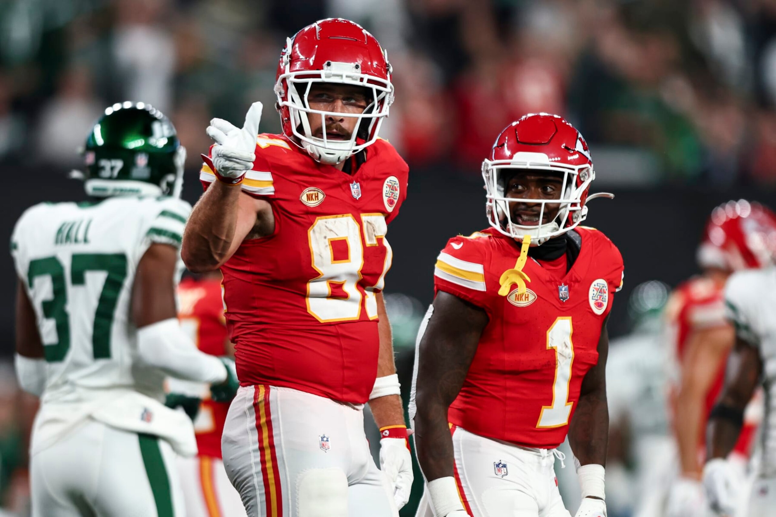 EAST RUTHERFORD, NJ - OCTOBER 1: Travis Kelce #87 of the Kansas City Chiefs signals for a first down after a play during the fourth quarter of an NFL football game against the New York Jets at MetLife Stadium on October 1, 2023 in East Rutherford, New Jersey. (Photo by Kevin Sabitus/Getty Images)