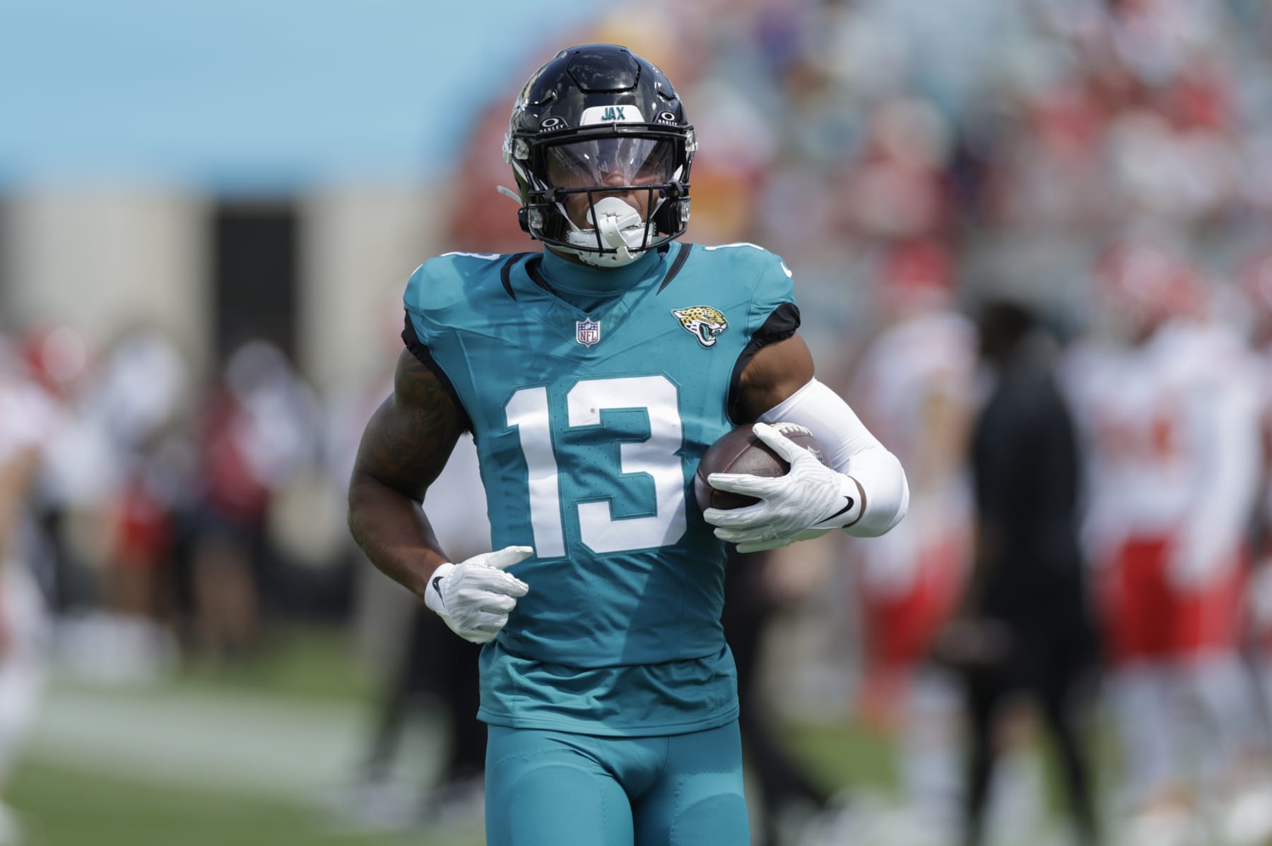 JACKSONVILLE, FL - SEPTEMBER 17: Jacksonville Jaguars wide receiver Christian Kirk (13) during the game between the Kansas City Chiefs and the Jacksonville Jaguars on September 17, 2023 at EverBank Stadium in Jacksonville, Fl. (Photo by David Rosenblum/Icon Sportswire via Getty Images)