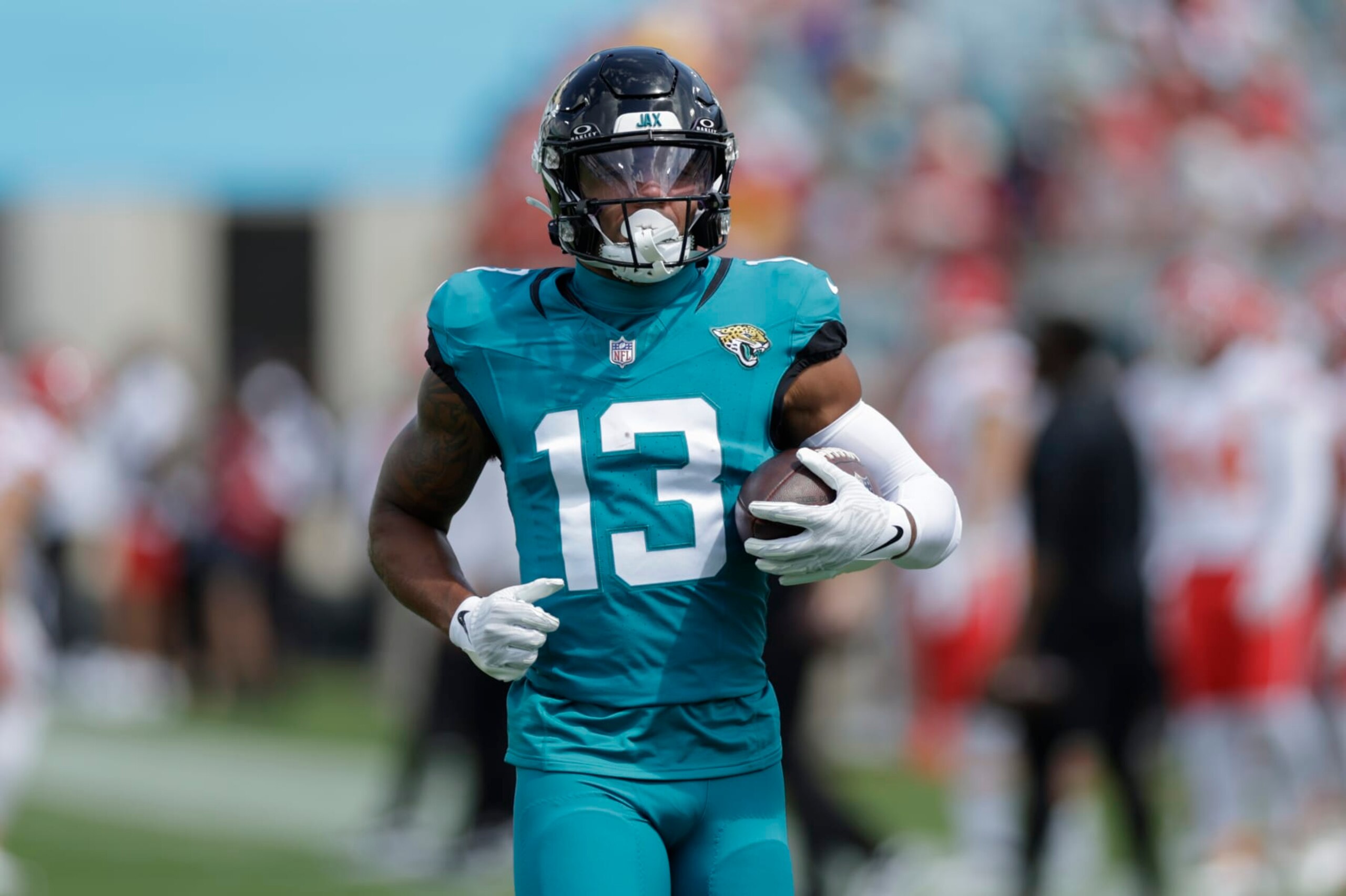 JACKSONVILLE, FL - SEPTEMBER 17: Jacksonville Jaguars wide receiver Christian Kirk (13) during the game between the Kansas City Chiefs and the Jacksonville Jaguars on September 17, 2023 at EverBank Stadium in Jacksonville, Fl. (Photo by David Rosenblum/Icon Sportswire via Getty Images)