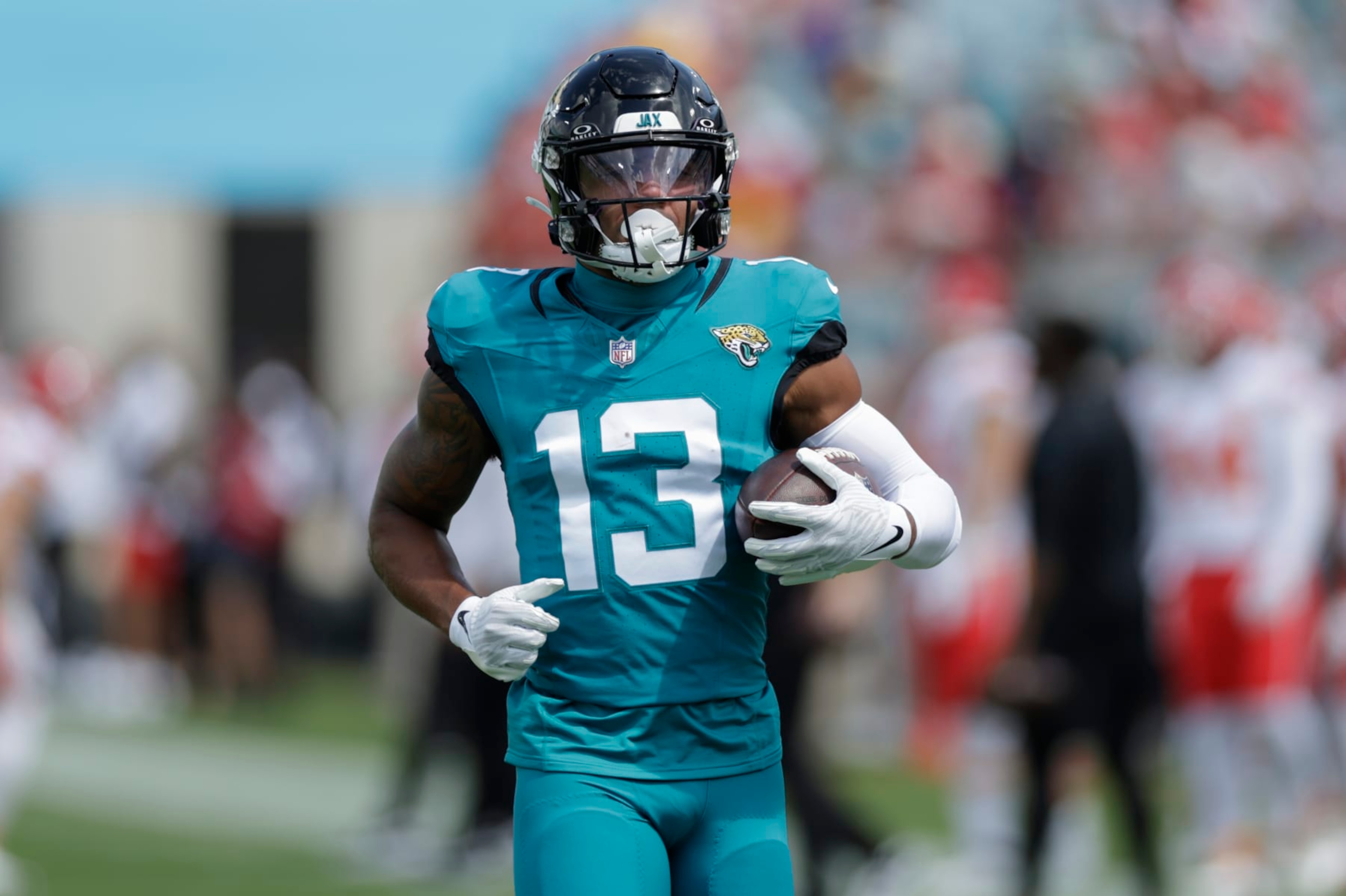 JACKSONVILLE, FL - SEPTEMBER 17: Jacksonville Jaguars wide receiver Christian Kirk (13) during the game between the Kansas City Chiefs and the Jacksonville Jaguars on September 17, 2023 at EverBank Stadium in Jacksonville, Fl. (Photo by David Rosenblum/Icon Sportswire via Getty Images)