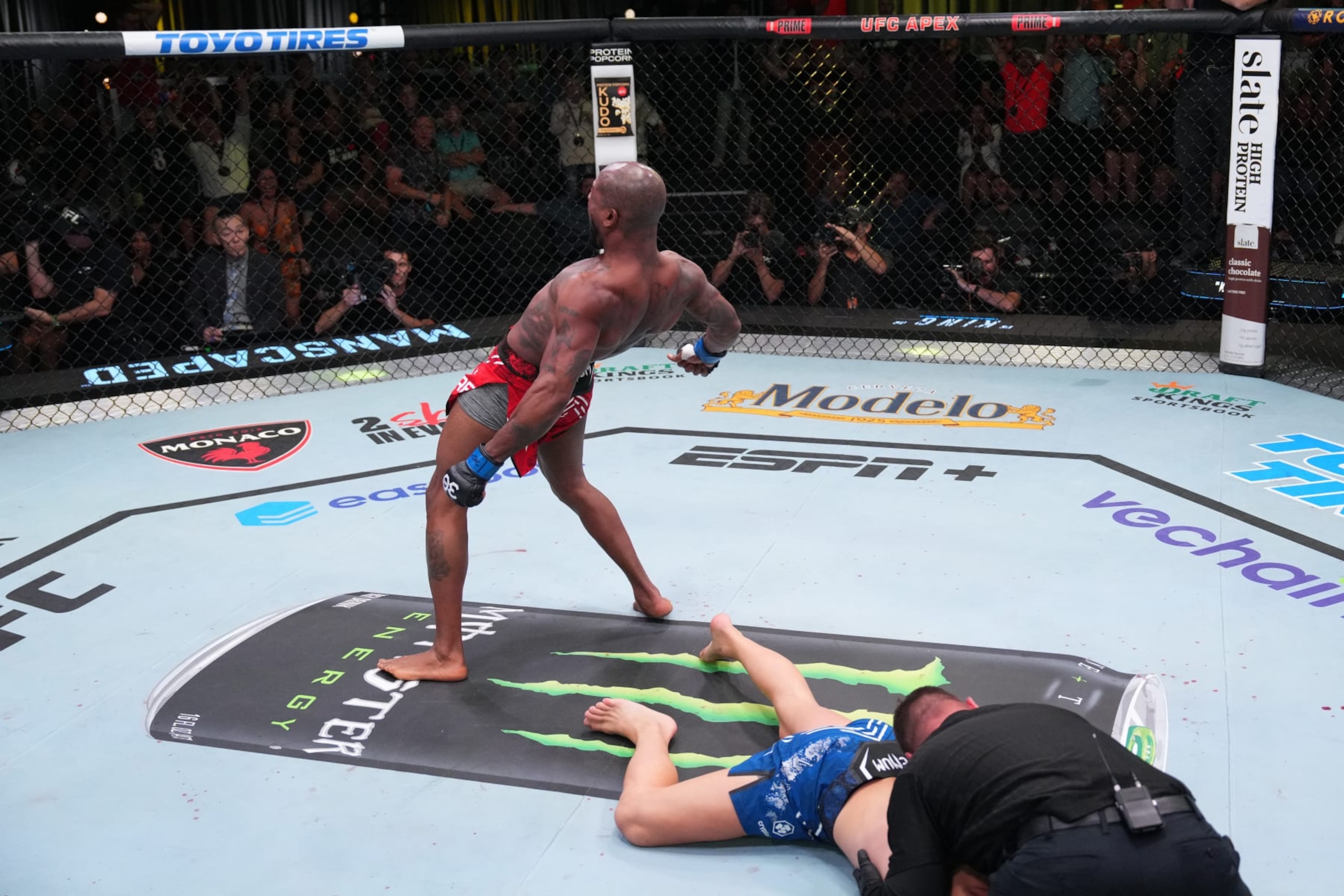 LAS VEGAS, NEVADA - OCTOBER 07: Bobby Green reacts after defeating Grant Dawson in a lightweight fight during the UFC Fight Night weigh-in at UFC APEX on October 07, 2023 in Las Vegas, Nevada. (Photo by Al Powers/Zuffa LLC via Getty Images) LAS VEGAS, NEVADA - OCTOBER 07: Bobby Green reacts after defeating Grant Dawson in a lightweight fight during the UFC Fight Night weigh-in at UFC APEX on October 07, 2023 in Las Vegas, Nevada. (Photo by Al Powers/Zuffa LLC via Getty Images)