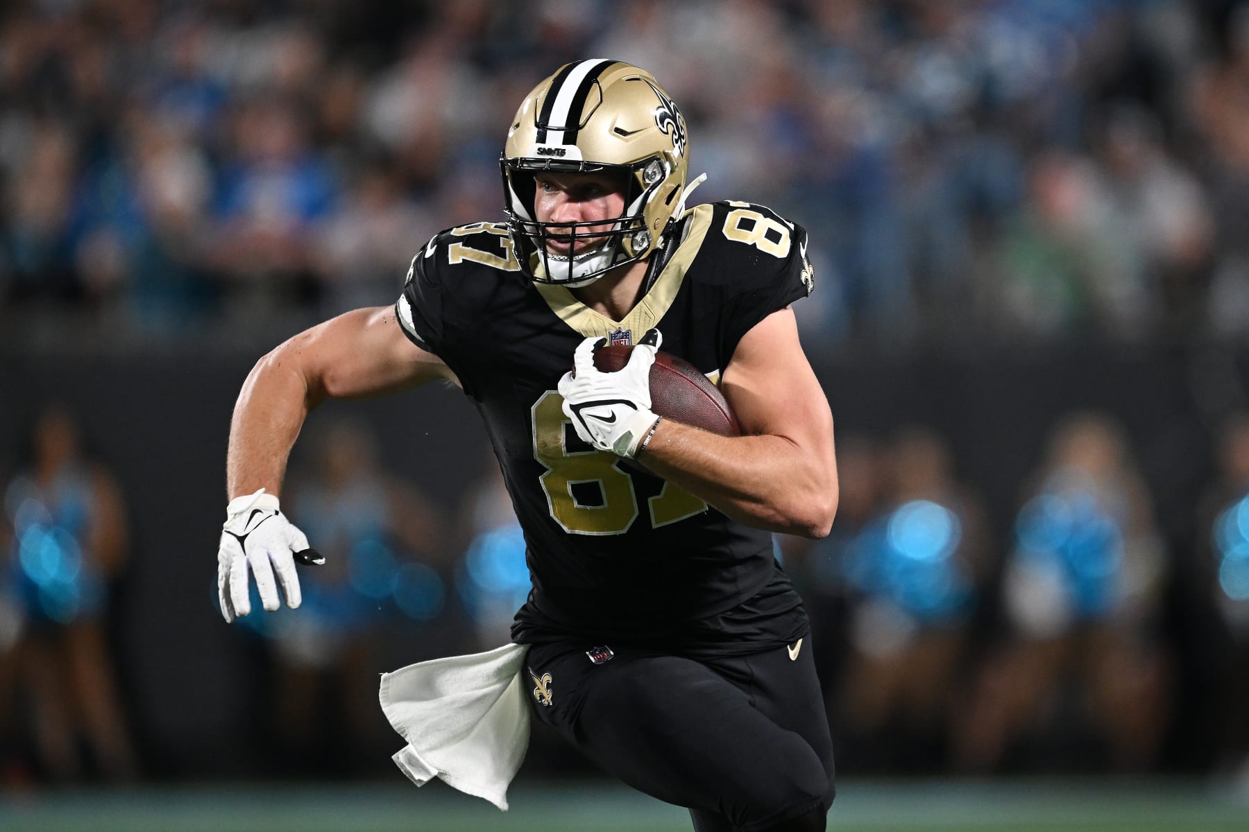 CHARLOTTE, NORTH CAROLINA - SEPTEMBER 18: Foster Moreau #87 of the New Orleans Saints makes a catch against the Carolina Panthers during their game at Bank of America Stadium on September 18, 2023 in Charlotte, North Carolina. (Photo by Grant Halverson/Getty Images)