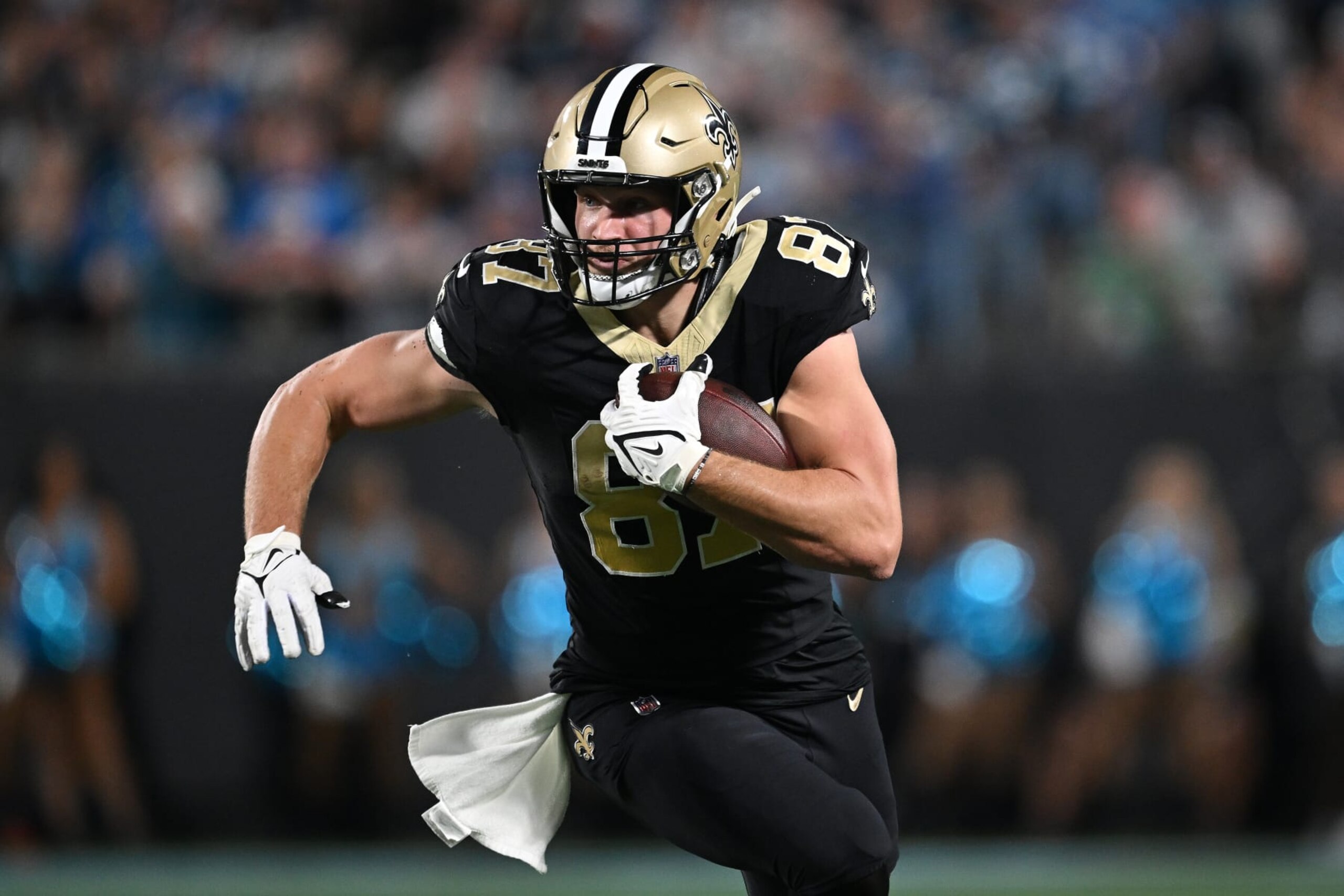 CHARLOTTE, NORTH CAROLINA - SEPTEMBER 18: Foster Moreau #87 of the New Orleans Saints makes a catch against the Carolina Panthers during their game at Bank of America Stadium on September 18, 2023 in Charlotte, North Carolina. (Photo by Grant Halverson/Getty Images)