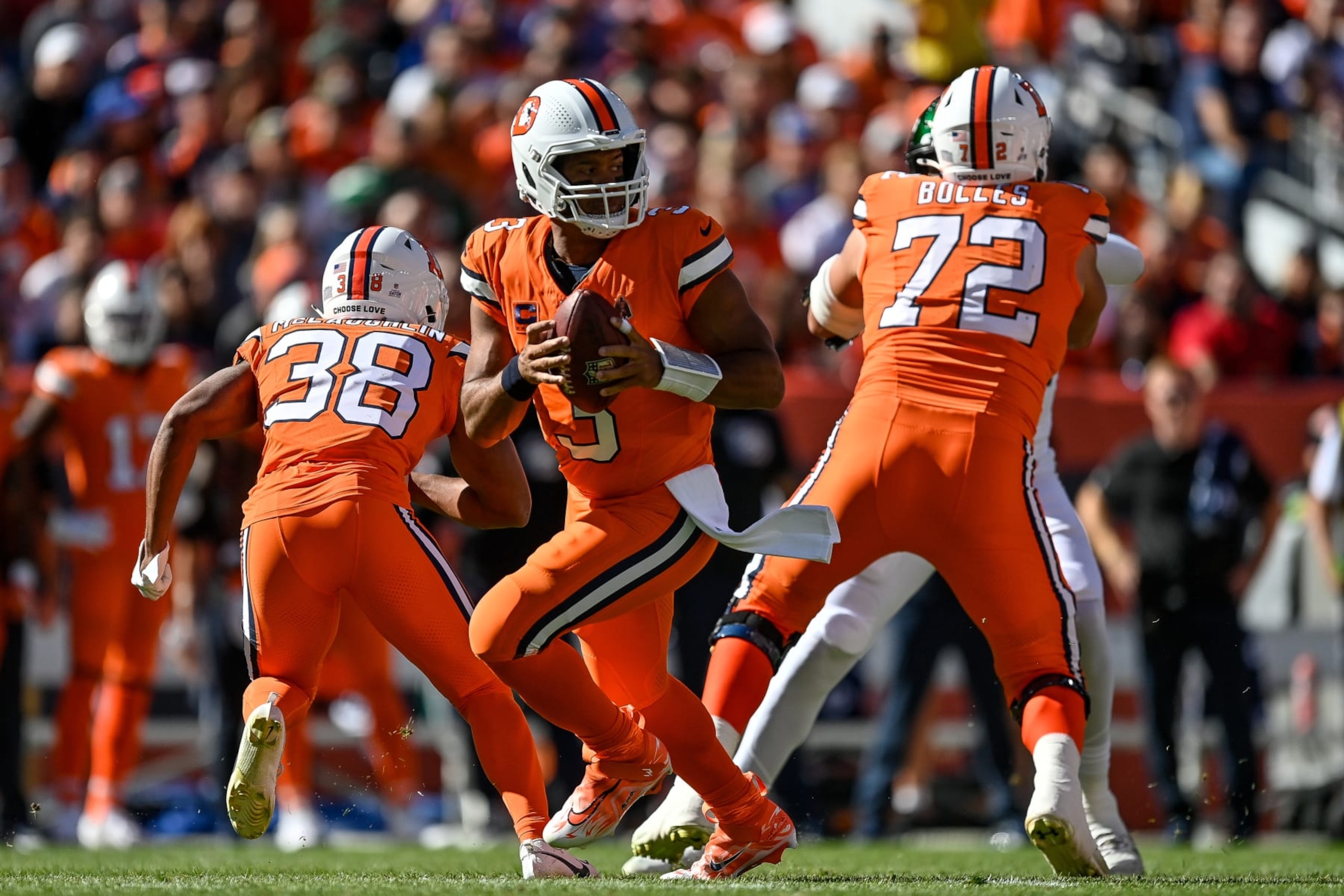 DENVER, CO - OCTOBER 8: XXX during a game between the New York Jets and the Denver Broncos at Empower Field at Mile High on October 8, 2023 in Denver, Colorado. (Photo by Dustin Bradford/Icon Sportswire via Getty Images)