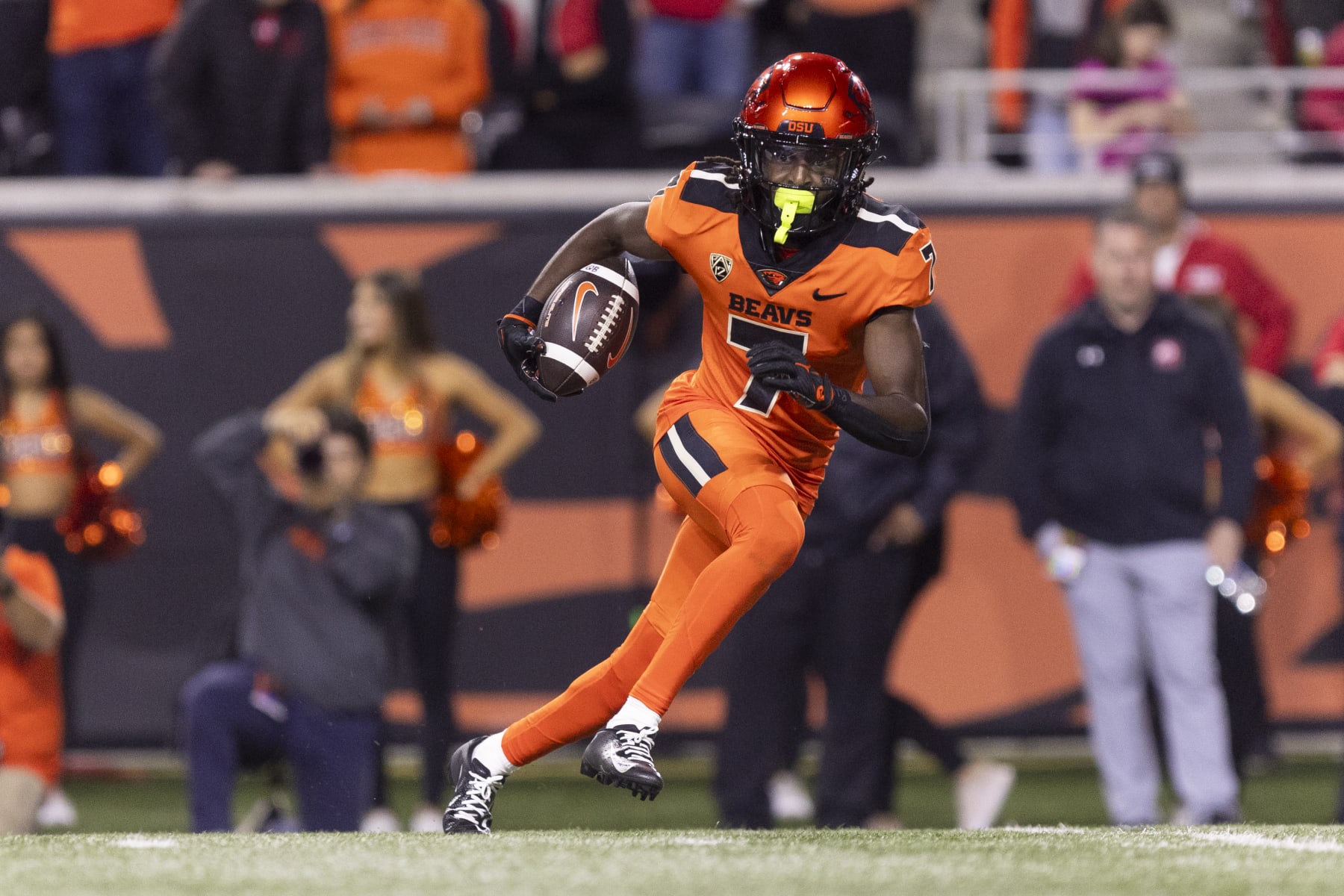 CORVALLIS, OR - SEPTEMBER 29: Oregon State Beavers wide receiver Silas Bolden (7) runs with the ball during the second half of a college football game between the Utah Utes and Oregon State Beavers on September, 29, 2023 at Reser Stadium in Corvallis, OR.(Photo by Logan Hannigan-Downs/Icon Sportswire via Getty Images)
