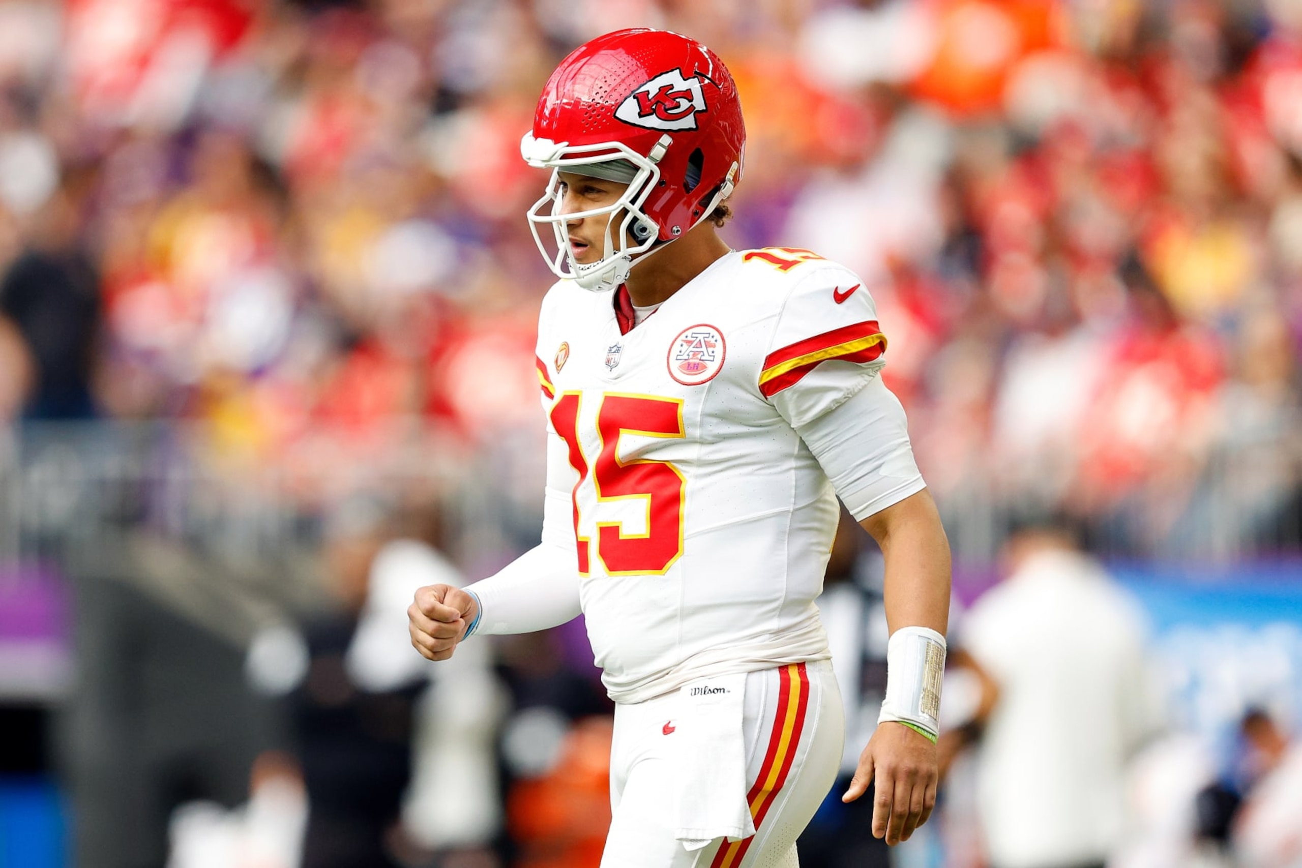 MINNEAPOLIS, MINNESOTA - OCTOBER 08: Patrick Mahomes #15 of the Kansas City Chiefs looks on against the Minnesota Vikings in the first half at U.S. Bank Stadium on October 08, 2023 in Minneapolis, Minnesota. The Chiefs defeated the Vikings 27-20. (Photo by David Berding/Getty Images)