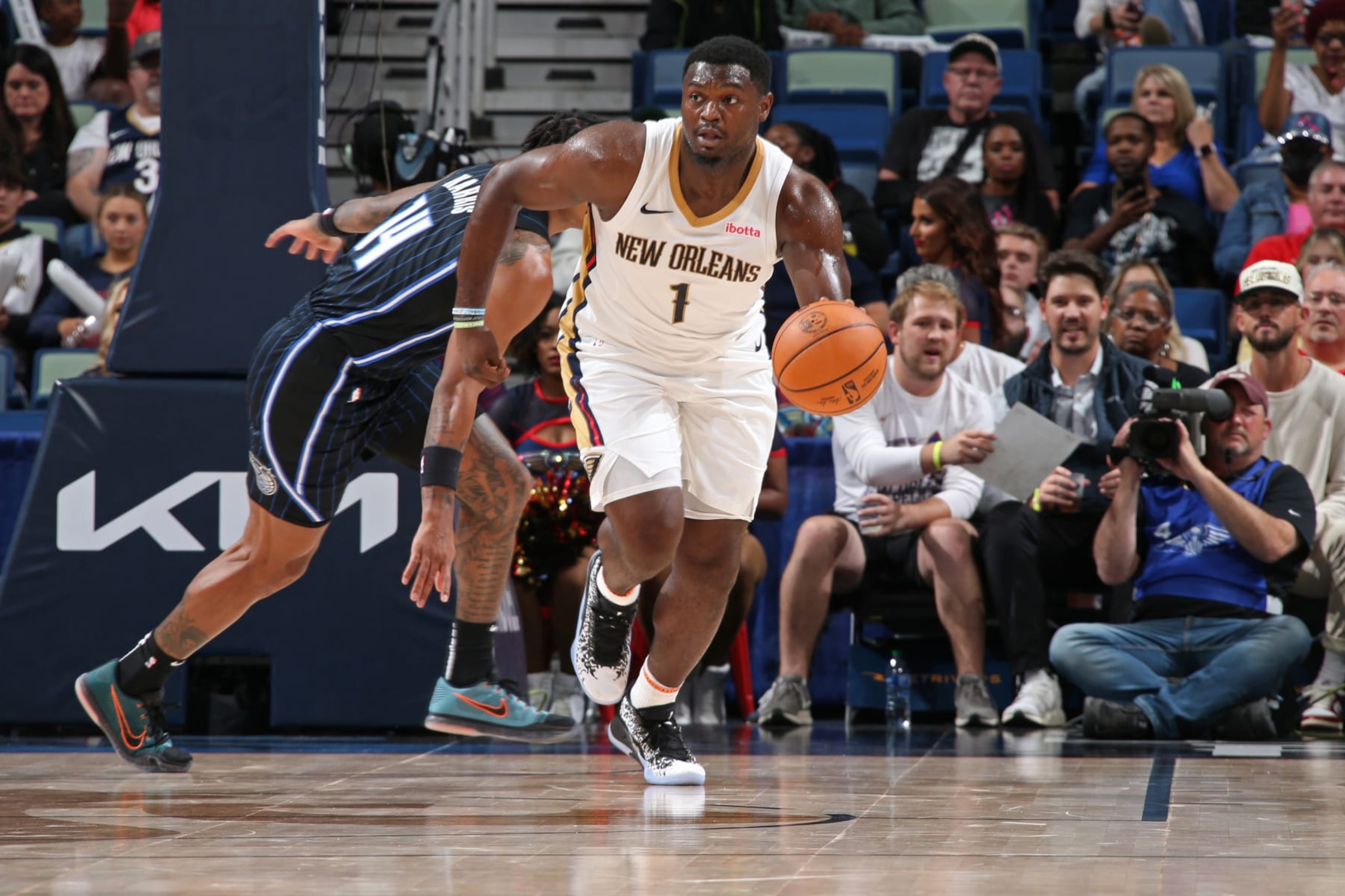 NEW ORLEANS, LA - OCTOBER 10: Zion Williamson #1 of the New Orleans Pelicans brings the ball up court against the Orlando Magic on October 10, 2023 at the Smoothie King Center in New Orleans, Louisiana. NOTE TO USER: User expressly acknowledges and agrees that, by downloading and or using this Photograph, user is consenting to the terms and conditions of the Getty Images License Agreement. Mandatory Copyright Notice: Copyright 2023 NBAE (Photo by Layne Murdoch Jr./NBAE via Getty Images)