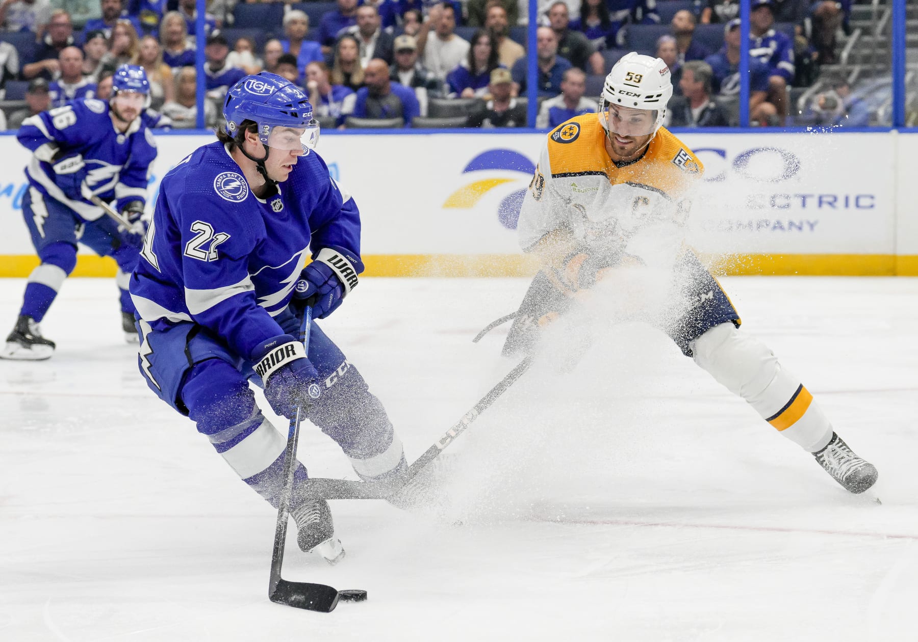 TAMPA, FL - OCTOBER 10: Tampa Bay Lightning center Brayden Point (21) and Nashville Predators defenseman Roman Josi (59) during the NHL Hockey match between the Tampa Bay Lightning andNashville Predators on October 10th, 2023 at Amalie Arena in Tampa, FL. (Photo by Andrew Bershaw/Icon Sportswire via Getty Images)