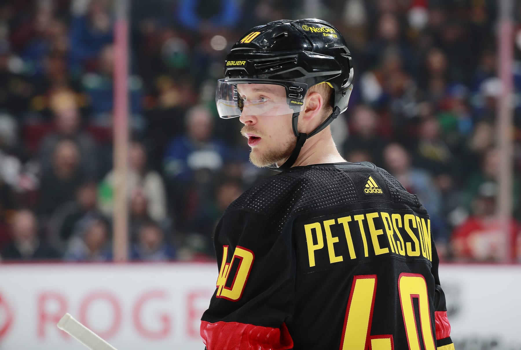 VANCOUVER, CANADA - APRIL 8: Elias Pettersson #40 of the Vancouver Canucks looks up ice during their NHL game against the Calgary Flames at Rogers Arena April 8, 2023 in Vancouver, British Columbia, Canada.  (Photo by Jeff Vinnick/NHLI via Getty Images)