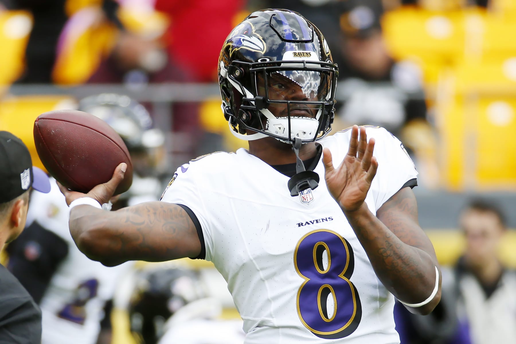 PITTSBURGH, PENNSYLVANIA - OCTOBER 08: Lamar Jackson #8 of the Baltimore Ravens warms up prior to a game against the Pittsburgh Steelers at Acrisure Stadium on October 08, 2023 in Pittsburgh, Pennsylvania. (Photo by Justin K. Aller/Getty Images)