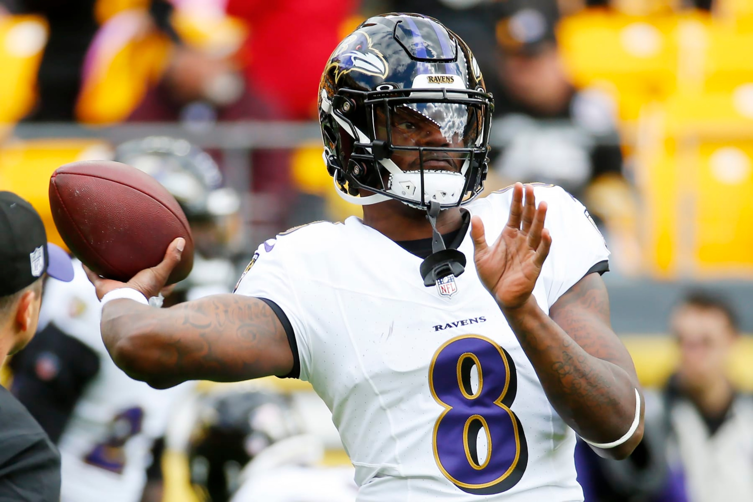 PITTSBURGH, PENNSYLVANIA - OCTOBER 08: Lamar Jackson #8 of the Baltimore Ravens warms up prior to a game against the Pittsburgh Steelers at Acrisure Stadium on October 08, 2023 in Pittsburgh, Pennsylvania. (Photo by Justin K. Aller/Getty Images)
