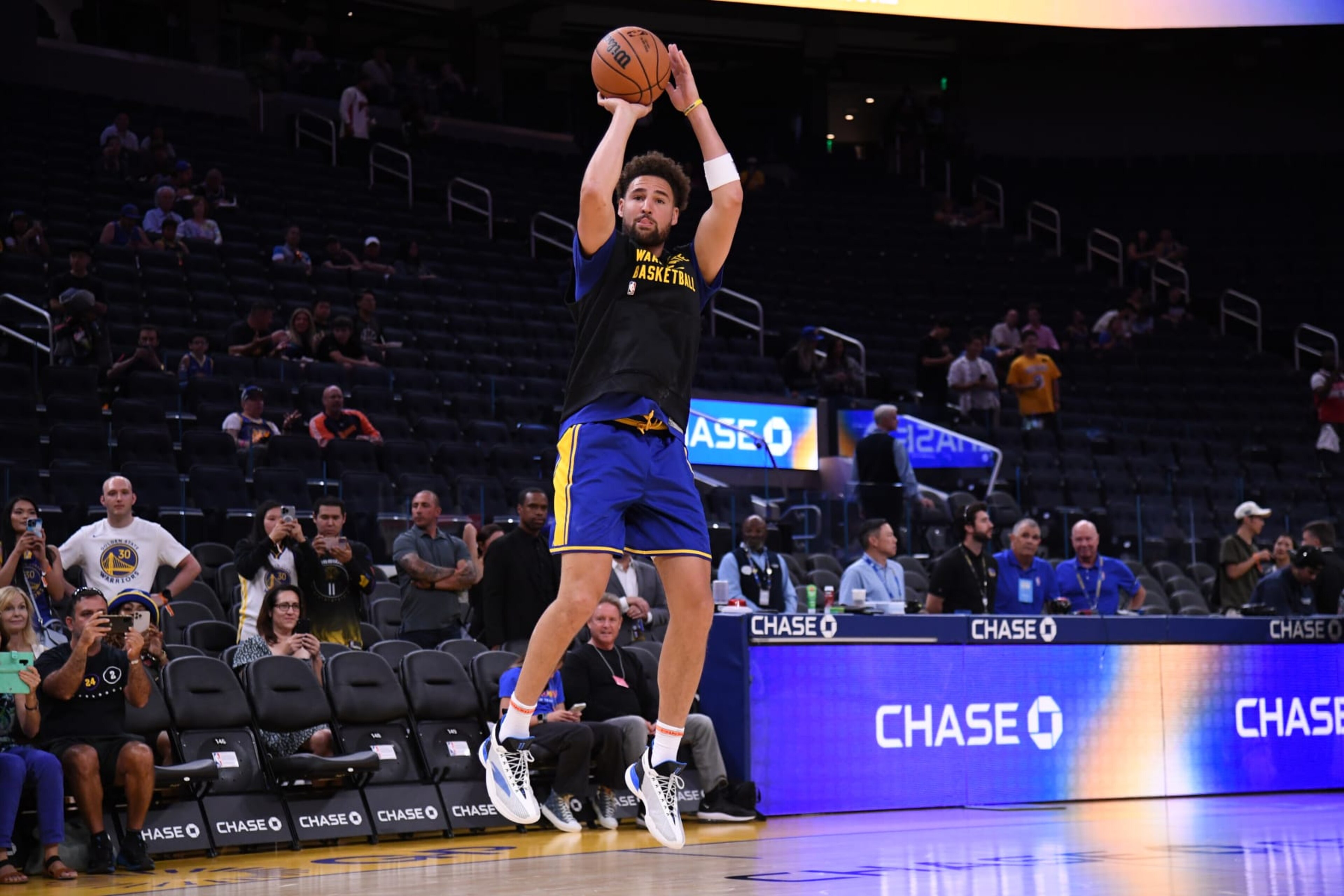SAN FRANCISCO, CA - OCTOBER 7: Klay Thompson #11 of the Golden State Warriors warms up before the preseason game against the Los Angeles Lakers on October 7, 2023 at Chase Center in San Francisco, California. NOTE TO USER: User expressly acknowledges and agrees that, by downloading and or using this photograph, user is consenting to the terms and conditions of Getty Images License Agreement. Mandatory Copyright Notice: Copyright 2023 NBAE (Photo by Noah Graham/NBAE via Getty Images) SAN FRANCISCO, CA - OCTOBER 7: Klay Thompson #11 of the Golden State Warriors warms up before the preseason game against the Los Angeles Lakers on October 7, 2023 at Chase Center in San Francisco, California. NOTE TO USER: User expressly acknowledges and agrees that, by downloading and or using this photograph, user is consenting to the terms and conditions of Getty Images License Agreement. Mandatory Copyright Notice: Copyright 2023 NBAE (Photo by Noah Graham/NBAE via Getty Images)