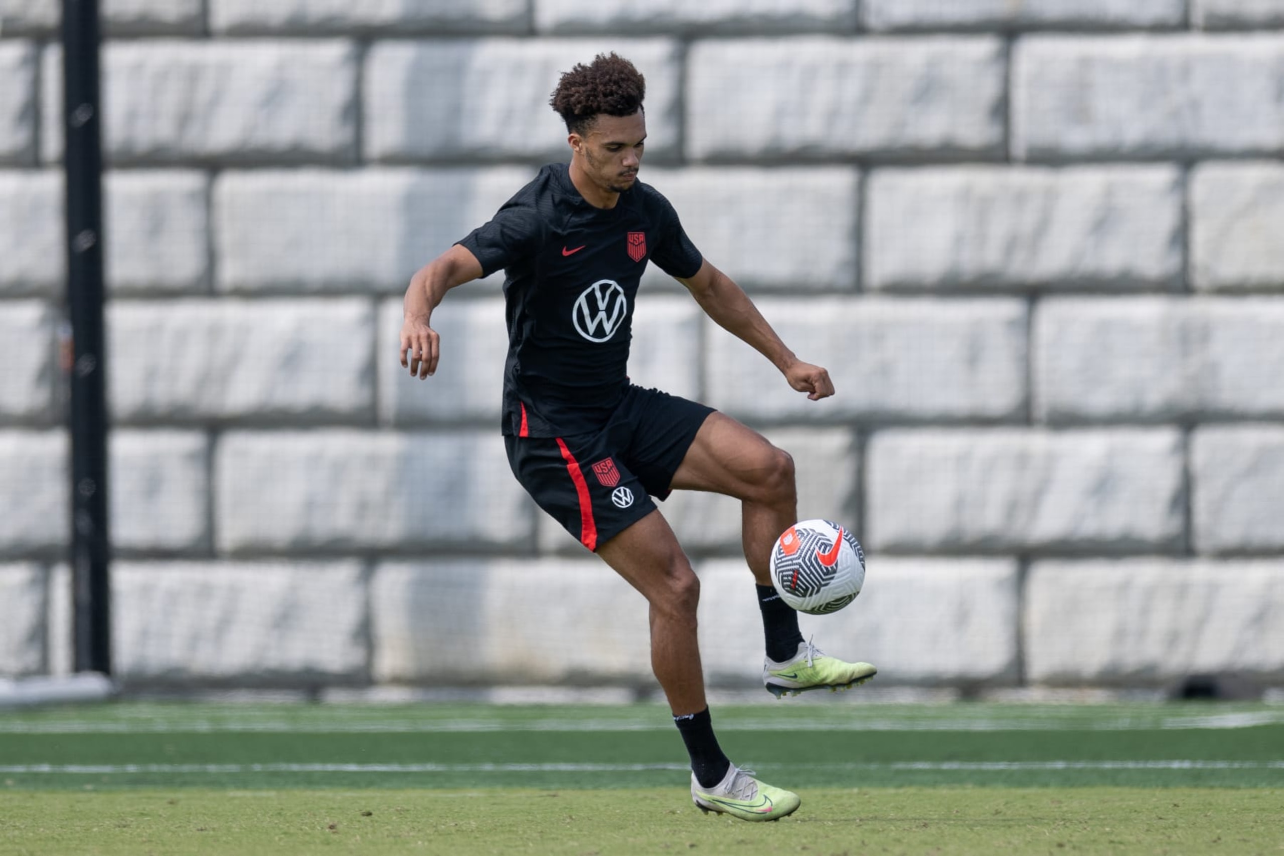 ST. LOUIS, MO - SEPTEMBER 7: Antonee Robinson of the United States moves with the ball during USMNT Training at City Park on September 7, 2023 in  St. Louis , Missouri. (Photo by John Dorton/ISI Photos/Getty Images for USSF)