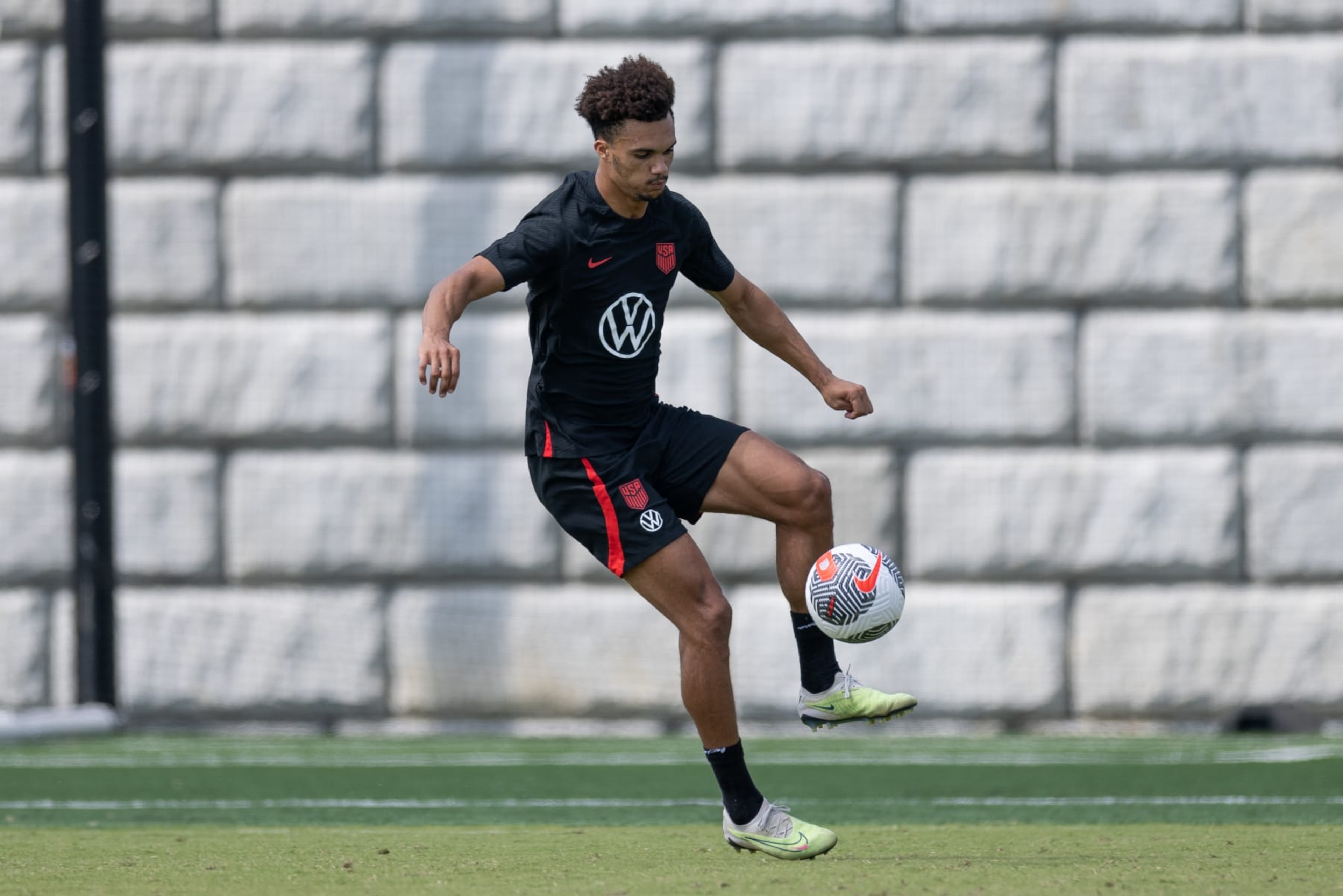 ST. LOUIS, MO - SEPTEMBER 7: Antonee Robinson of the United States moves with the ball during USMNT Training at City Park on September 7, 2023 in  St. Louis , Missouri. (Photo by John Dorton/ISI Photos/Getty Images for USSF)