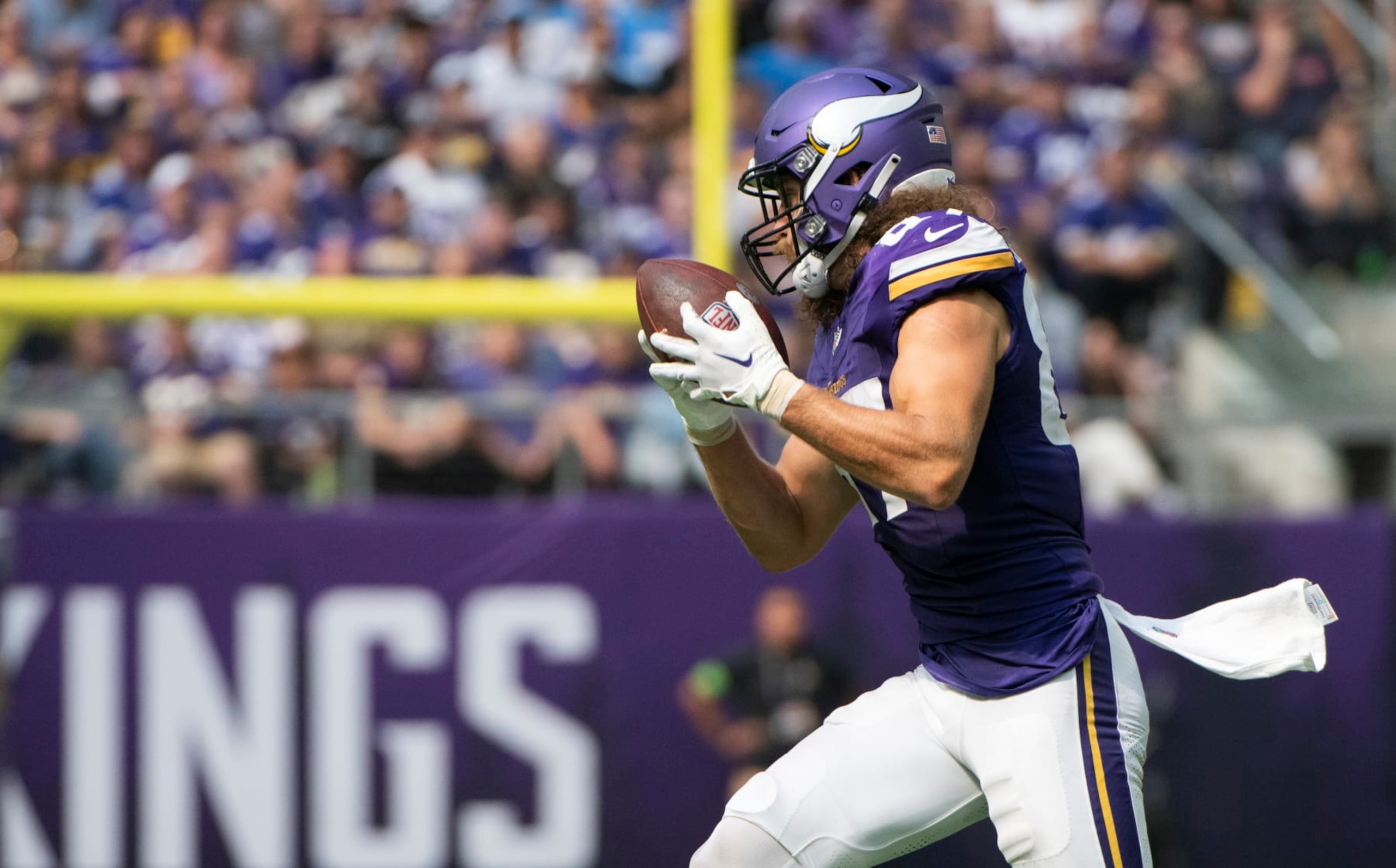 MINNEAPOLIS, MINNESOTA - SEPTEMBER 24: T.J. Hockenson #87 of the Minnesota Vikings catches the ball in the second quarter of the game against the Los Angeles Chargers at U.S. Bank Stadium on September 24, 2023 in Minneapolis, Minnesota. (Photo by Stephen Maturen/Getty Images)