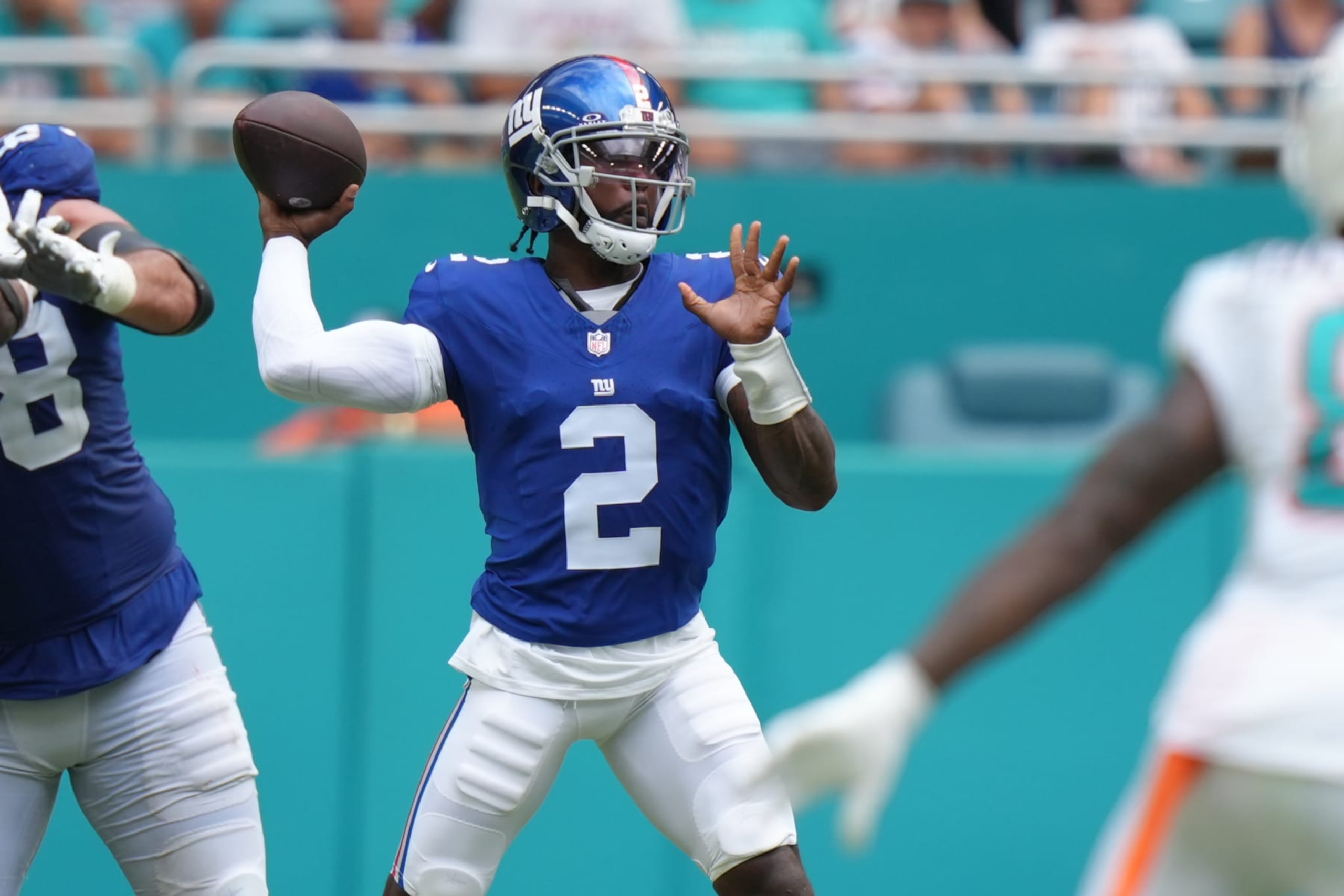 MIAMI GARDENS, FL - OCTOBER 08: New York Giants quarterback Tyrod Taylor (2) makes a pass attempt in the second half during the game between the New York Giants and the Miami Dolphins on Sunday, October 8, 2023 at Hard Rock Stadium, Miami Gardens, Fla. (Photo by Peter Joneleit/Icon Sportswire via Getty Images)