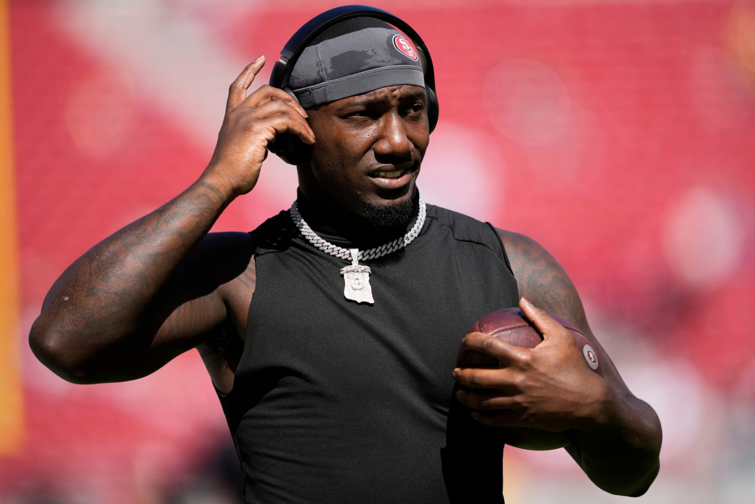 SANTA CLARA, CALIFORNIA - OCTOBER 01: Deebo Samuel #19 of the San Francisco 49ers warms up prior to a game against the Arizona Cardinals at Levi's Stadium on October 01, 2023 in Santa Clara, California. (Photo by Thearon W. Henderson/Getty Images) SANTA CLARA, CALIFORNIA - OCTOBER 01: Deebo Samuel #19 of the San Francisco 49ers warms up prior to a game against the Arizona Cardinals at Levi's Stadium on October 01, 2023 in Santa Clara, California. (Photo by Thearon W. Henderson/Getty Images)