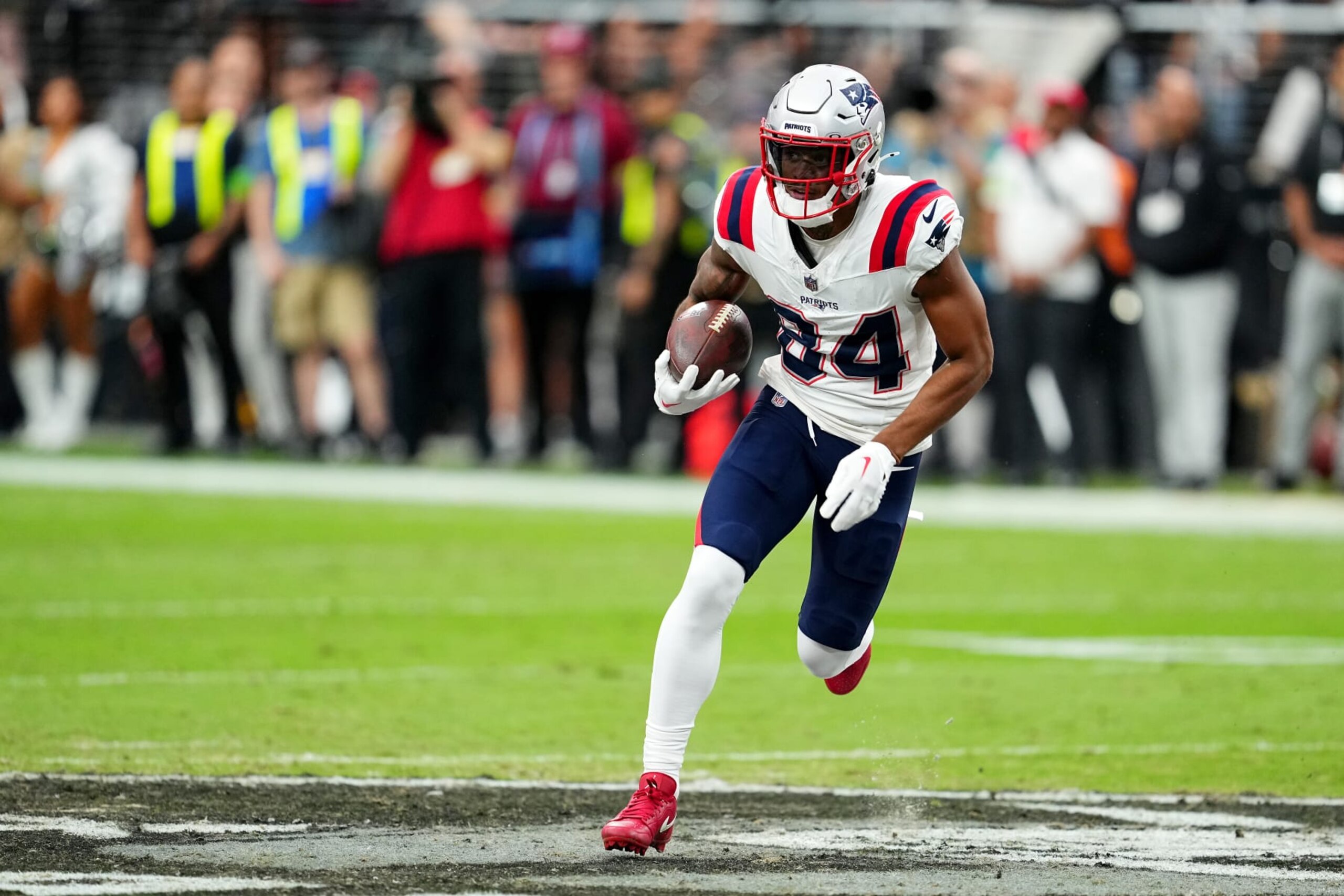LAS VEGAS, NEVADA - OCTOBER 15: Kendrick Bourne #84 of the New England Patriots runs after a catch during the second quarter at Allegiant Stadium on October 15, 2023 in Las Vegas, Nevada. (Photo by Chris Unger/Getty Images)