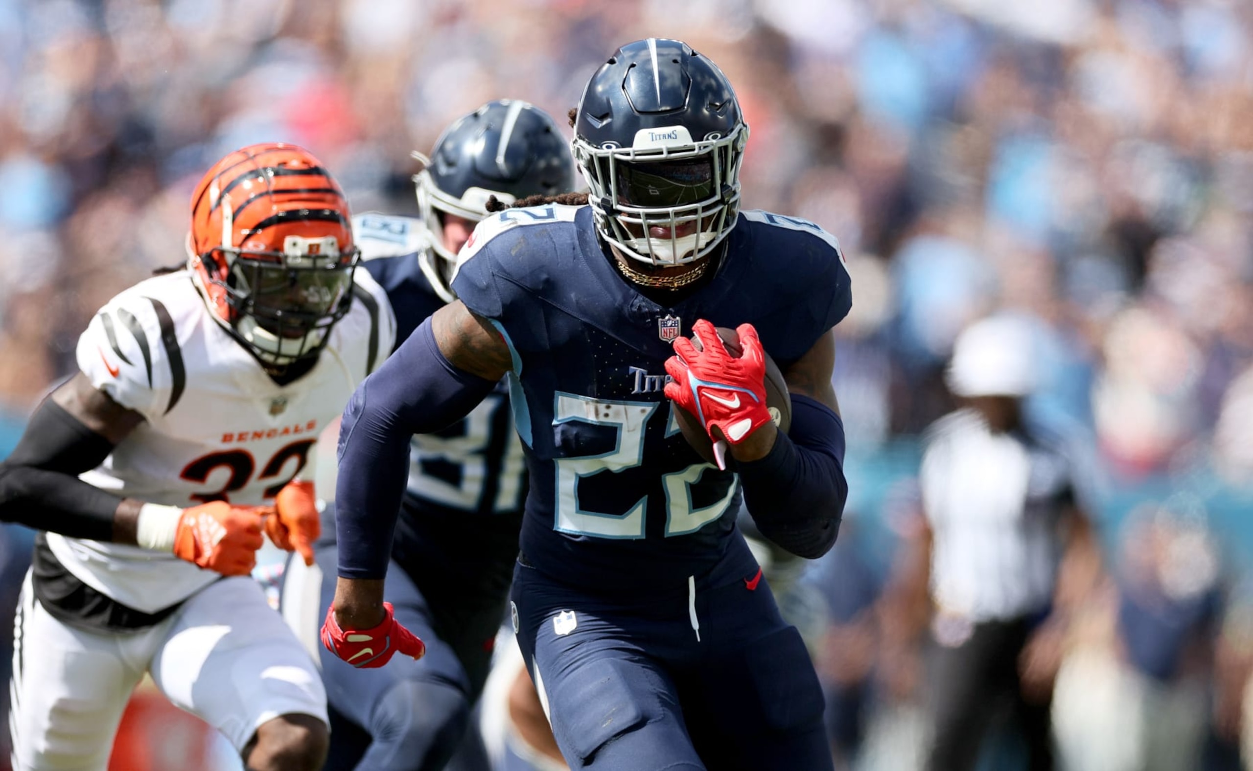 NASHVILLE, TENNESSEE - OCTOBER 01: Derrick Henry #22 of the Tennessee Titans against the Cincinnati Bengals at Nissan Stadium on October 01, 2023 in Nashville, Tennessee. (Photo by Andy Lyons/Getty Images)