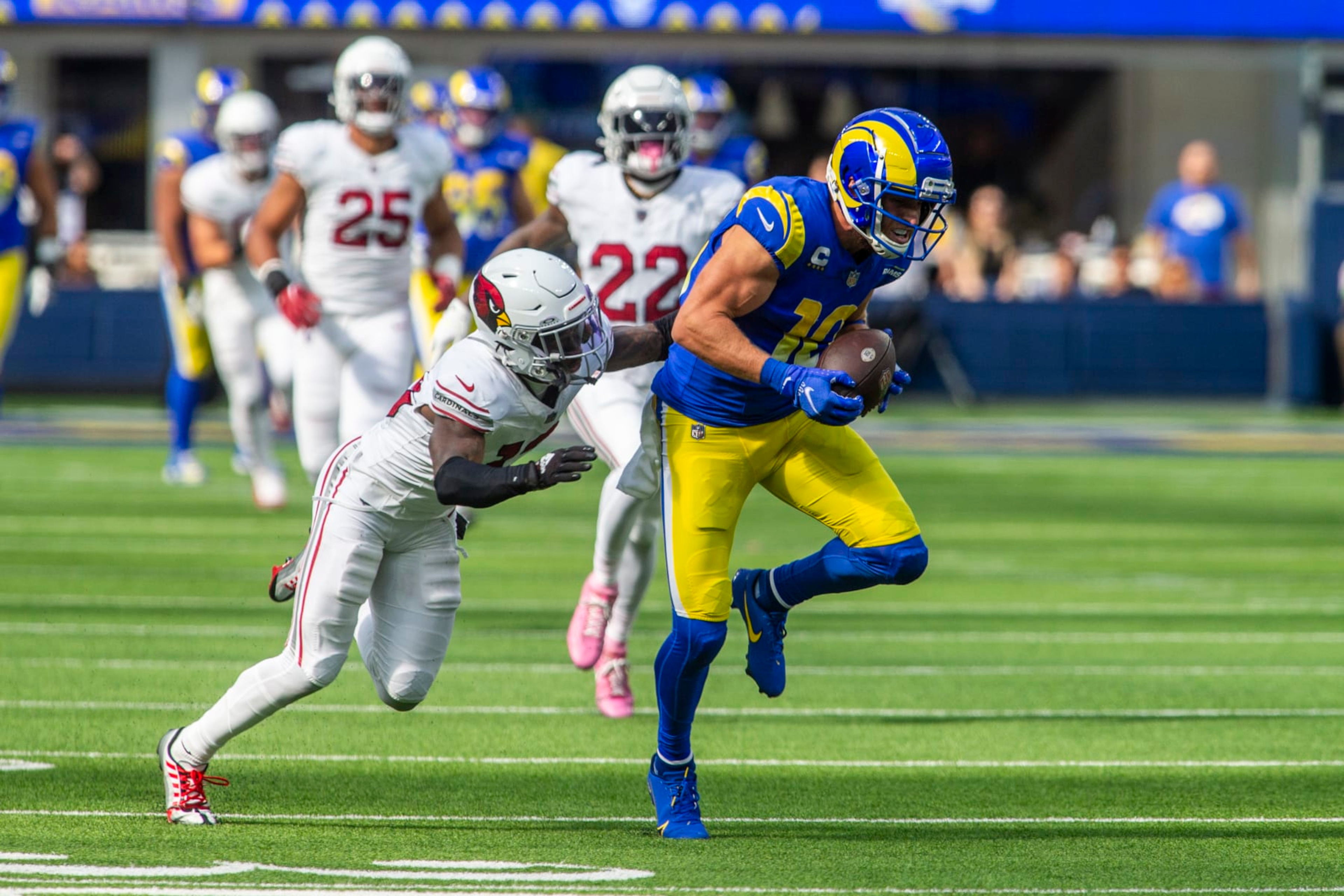 INGLEWOOD, CA - OCTOBER 15: Los Angeles Rams wide receiver Cooper Kupp (10) makes a catch, defended by Arizona Cardinals cornerback Kei'Trel Clark (13), in the first half of an NFL football game between the Arizona Cardinals and Los Angeles Rams at SoFi Stadium, October 15, 2023, in Inglewood, California. (Photo by Tony Ding/Icon Sportswire via Getty Images) INGLEWOOD, CA - OCTOBER 15: Los Angeles Rams wide receiver Cooper Kupp (10) makes a catch, defended by Arizona Cardinals cornerback Kei'Trel Clark (13), in the first half of an NFL football game between the Arizona Cardinals and Los Angeles Rams at SoFi Stadium, October 15, 2023, in Inglewood, California. (Photo by Tony Ding/Icon Sportswire via Getty Images)