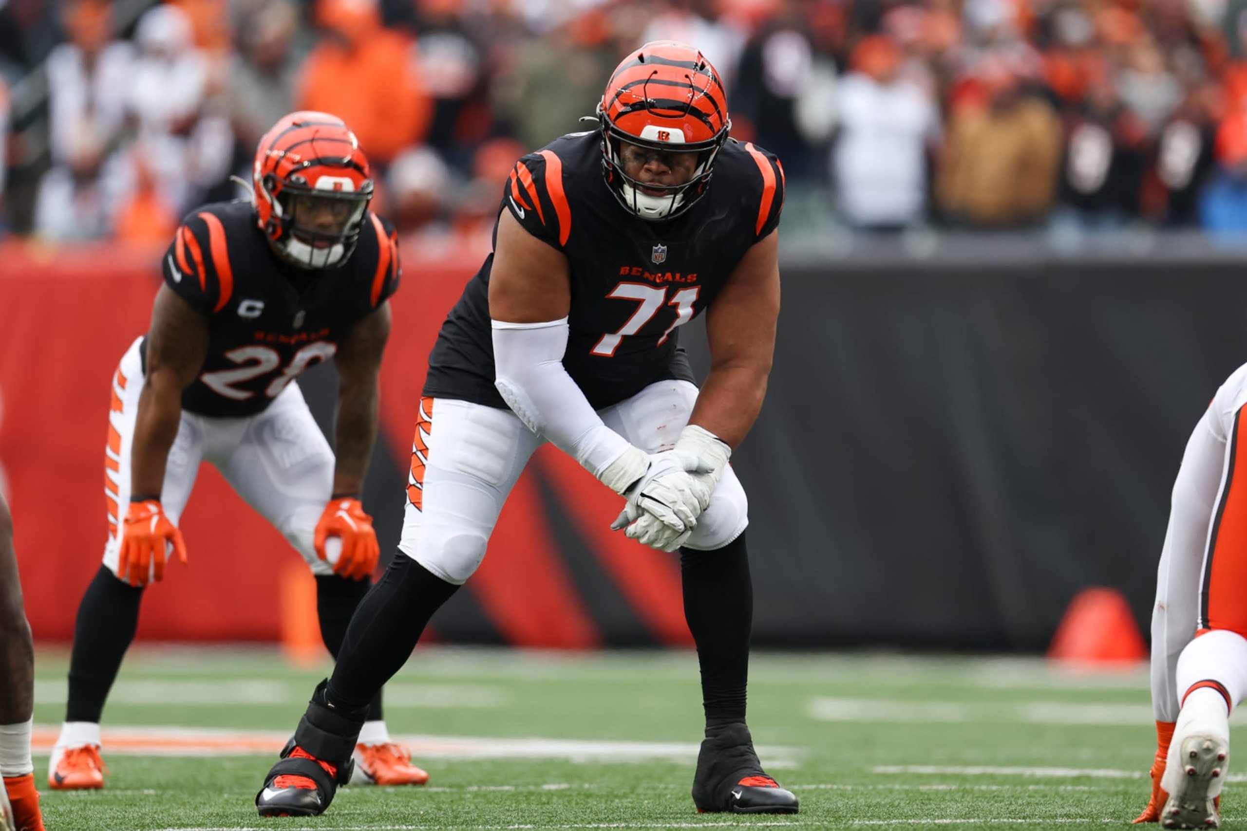 CINCINNATI, OH - DECEMBER 11: Cincinnati Bengals offensive tackle La'el Collins (71) lines up for a play during the game against the Cleveland Browns and the Cincinnati Bengals on December 11, 2022, at Paycor Stadium in Cincinnati, OH. (Photo by Ian Johnson/Icon Sportswire via Getty Images)