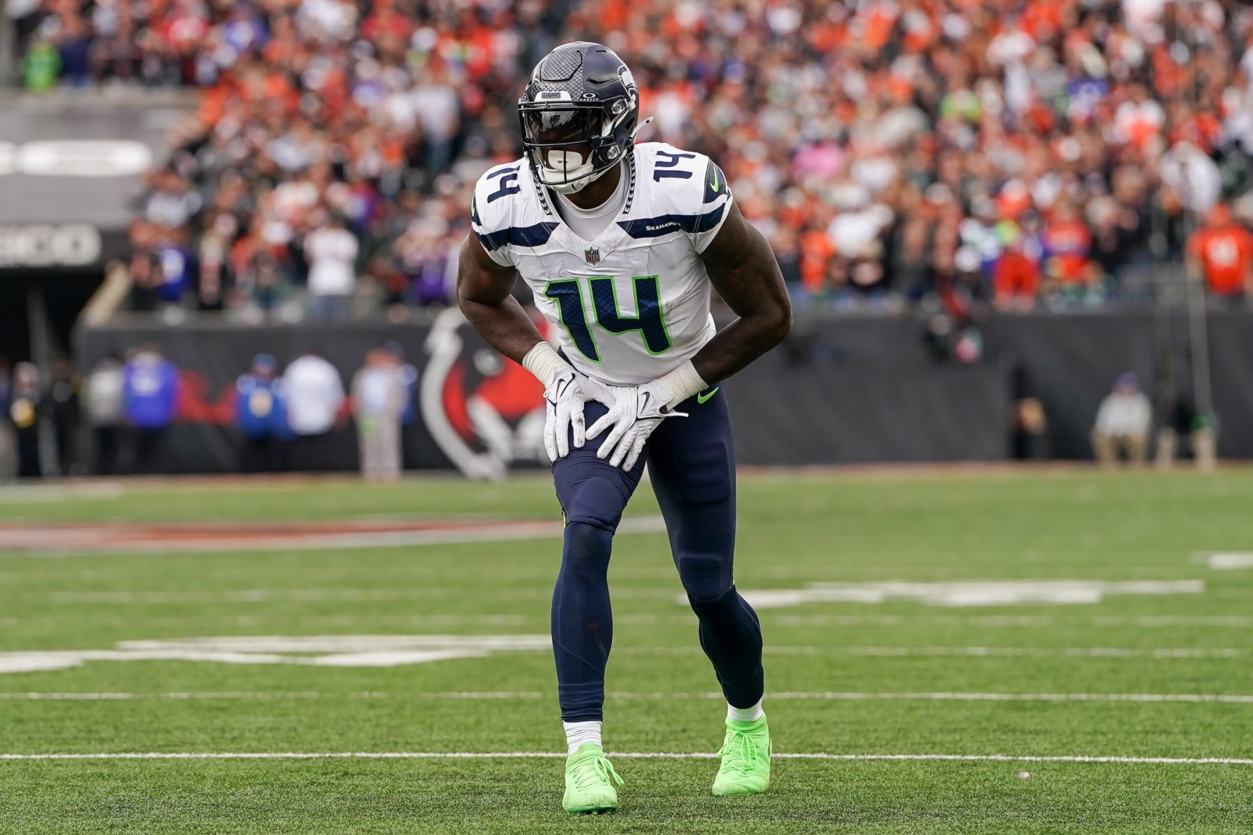 CINCINNATI, OHIO - OCTOBER 15: DK Metcalf #14 of the Seattle Seahawks lines up for a play in the fourth quarter against the Cincinnati Bengals at Paycor Stadium on October 15, 2023 in Cincinnati, Ohio. (Photo by Dylan Buell/Getty Images)