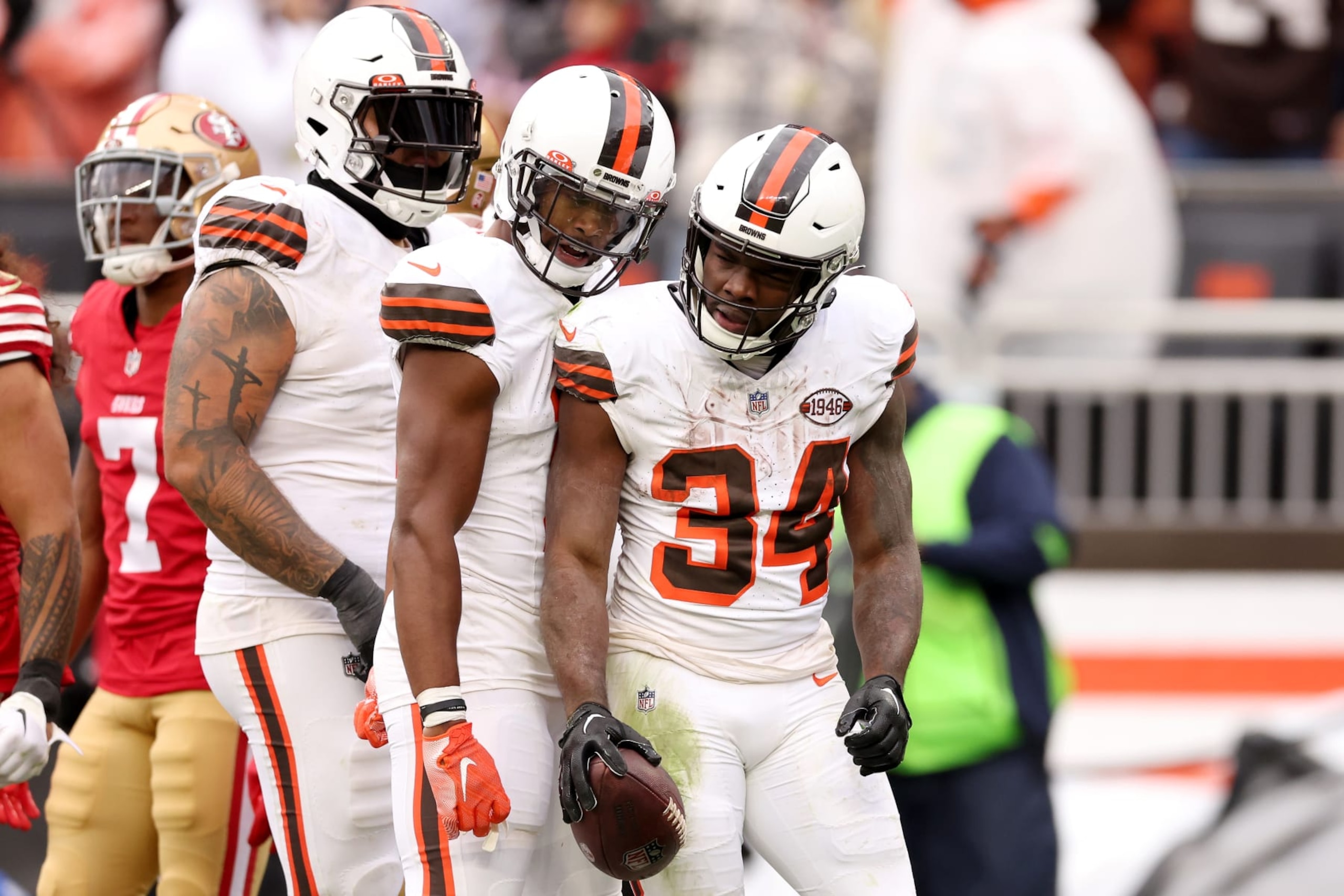 CLEVELAND, OHIO - OCTOBER 15: Jerome Ford #34 of the Cleveland Browns reacts after a run during the fourth quarter against the San Francisco 49ers at Cleveland Browns Stadium on October 15, 2023 in Cleveland, Ohio. (Photo by Gregory Shamus/Getty Images)