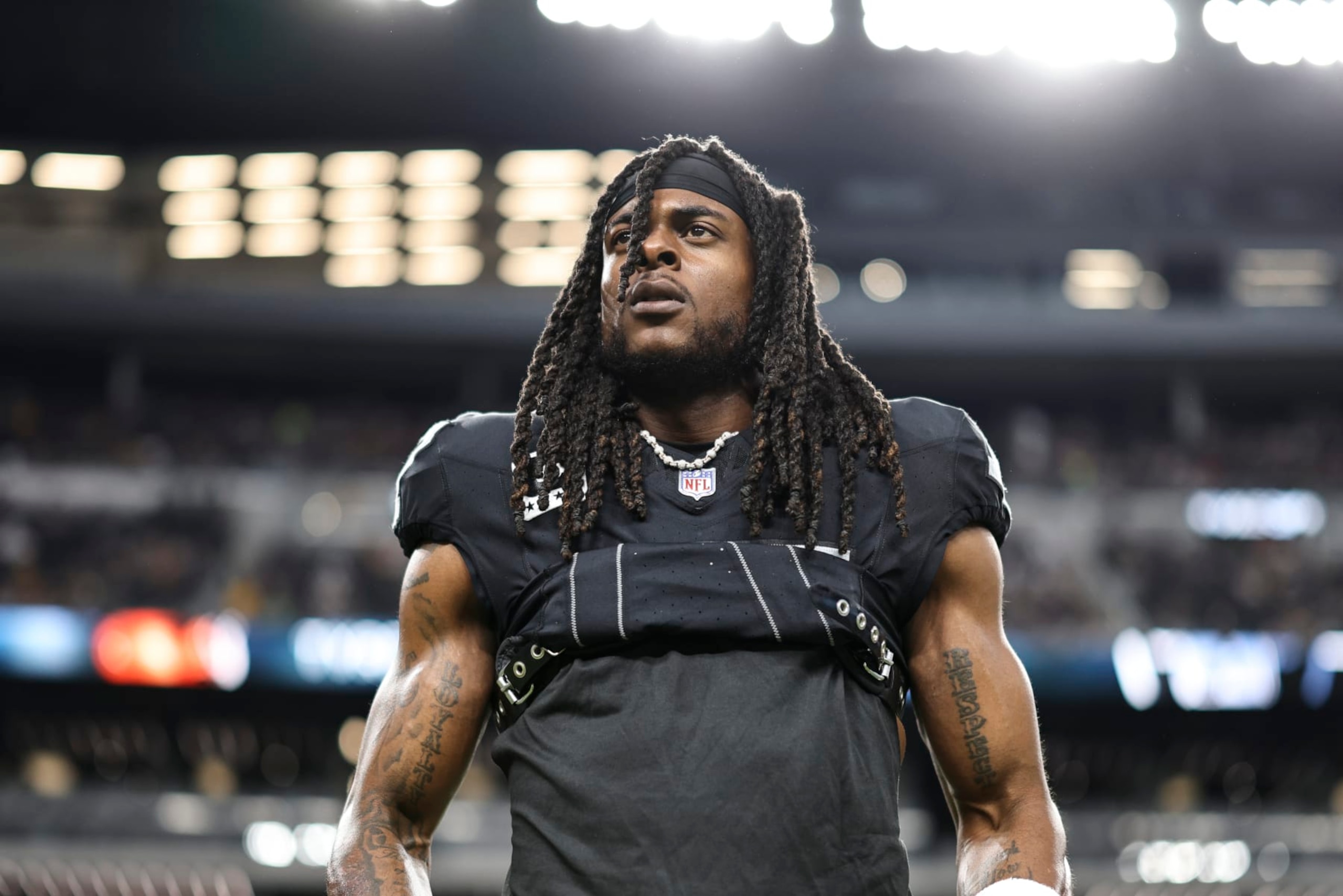 LAS VEGAS, NEVADA - OCTOBER 09: Davante Adams #17 of the Las Vegas Raiders stretches as he warms up prior to an NFL football game between the Las Vegas Raiders and the Green Bay Packers at Allegiant Stadium on October 09, 2023 in Las Vegas, Nevada. (Photo by Michael Owens/Getty Images)