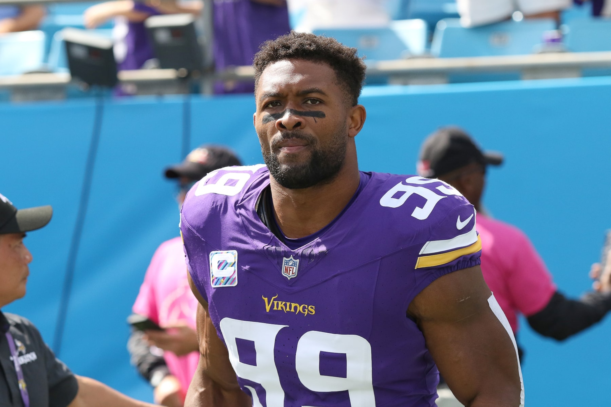 CHARLOTTE, NC - OCTOBER 01: Minnesota Vikings linebacker Danielle Hunter (99) during an NFL football game between the Minnesota Vikings and the Carolina Panthers on October 1, 2023 at Bank of America Stadium in Charlotte, N.C. (Photo by John Byrum/Icon Sportswire via Getty Images)