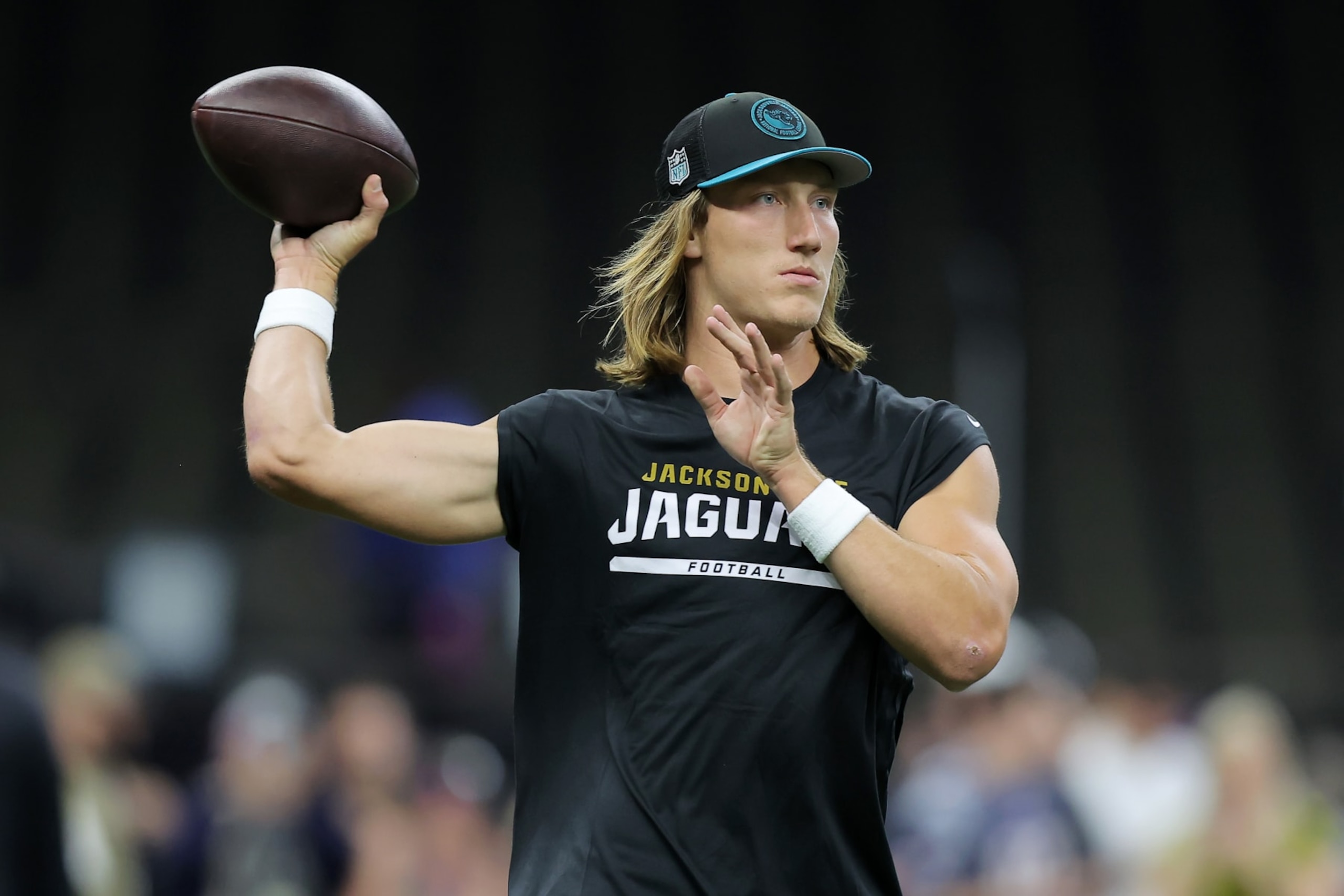NEW ORLEANS, LOUISIANA - OCTOBER 19: Trevor Lawrence #16 of the Jacksonville Jaguars warms up before the game against the New Orleans Saints at Caesars Superdome on October 19, 2023 in New Orleans, Louisiana. (Photo by Jonathan Bachman/Getty Images)