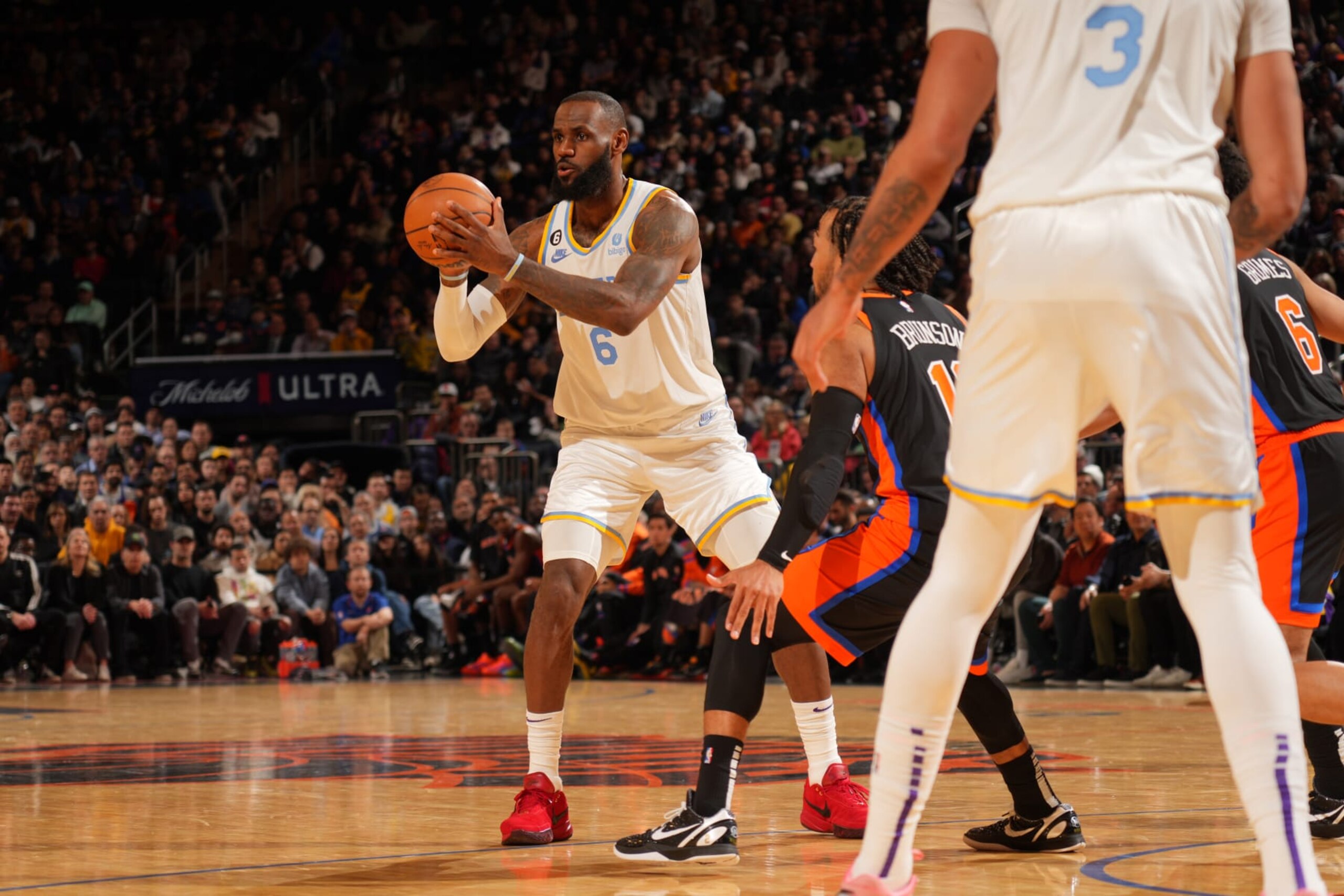 NEW YORK, NY - JANUARY 31: LeBron James #6 of the Los Angeles Lakers passes the ball during the game against the New York Knicks on January 31, 2023 at Madison Square Garden in New York City, New York.  NOTE TO USER: User expressly acknowledges and agrees that, by downloading and or using this photograph, User is consenting to the terms and conditions of the Getty Images License Agreement. Mandatory Copyright Notice: Copyright 2023 NBAE  (Photo by Jesse D. Garrabrant/NBAE via Getty Images)