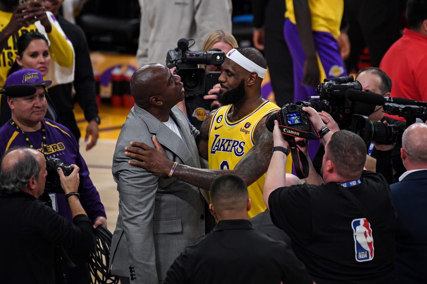 LOS ANGELES, CA - FEBRUARY 7: Magic Johnson poses for a photo with LeBron James #6 of the Los Angeles Lakers after becoming the NBA All Time Leading Scorer during game against the Oklahoma City Thunder on February 7, 2023 at Crypto.Com Arena in Los Angeles, California. NOTE TO USER: User expressly acknowledges and agrees that, by downloading and/or using this Photograph, user is consenting to the terms and conditions of the Getty Images License Agreement. Mandatory Copyright Notice: Copyright 2023 NBAE (Photo by Juan Ocampo/NBAE via Getty Images)