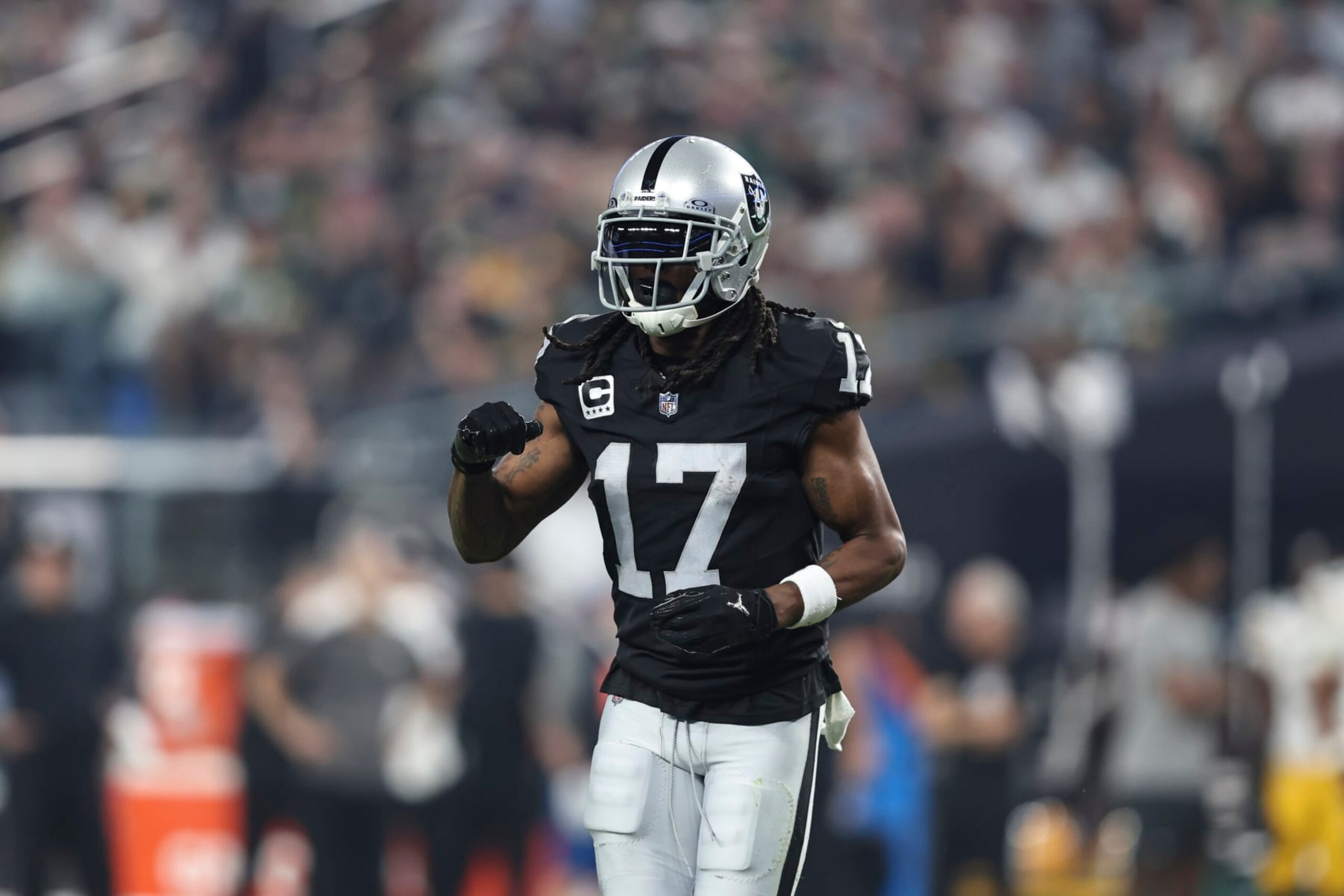 LAS VEGAS, NEVADA - OCTOBER 09: Davante Adams #17 of the Las Vegas Raiders runs during an NFL football game between the Las Vegas Raiders and the Green Bay Packers at Allegiant Stadium on October 09, 2023 in Las Vegas, Nevada. (Photo by Michael Owens/Getty Images) LAS VEGAS, NEVADA - OCTOBER 09: Davante Adams #17 of the Las Vegas Raiders runs during an NFL football game between the Las Vegas Raiders and the Green Bay Packers at Allegiant Stadium on October 09, 2023 in Las Vegas, Nevada. (Photo by Michael Owens/Getty Images)