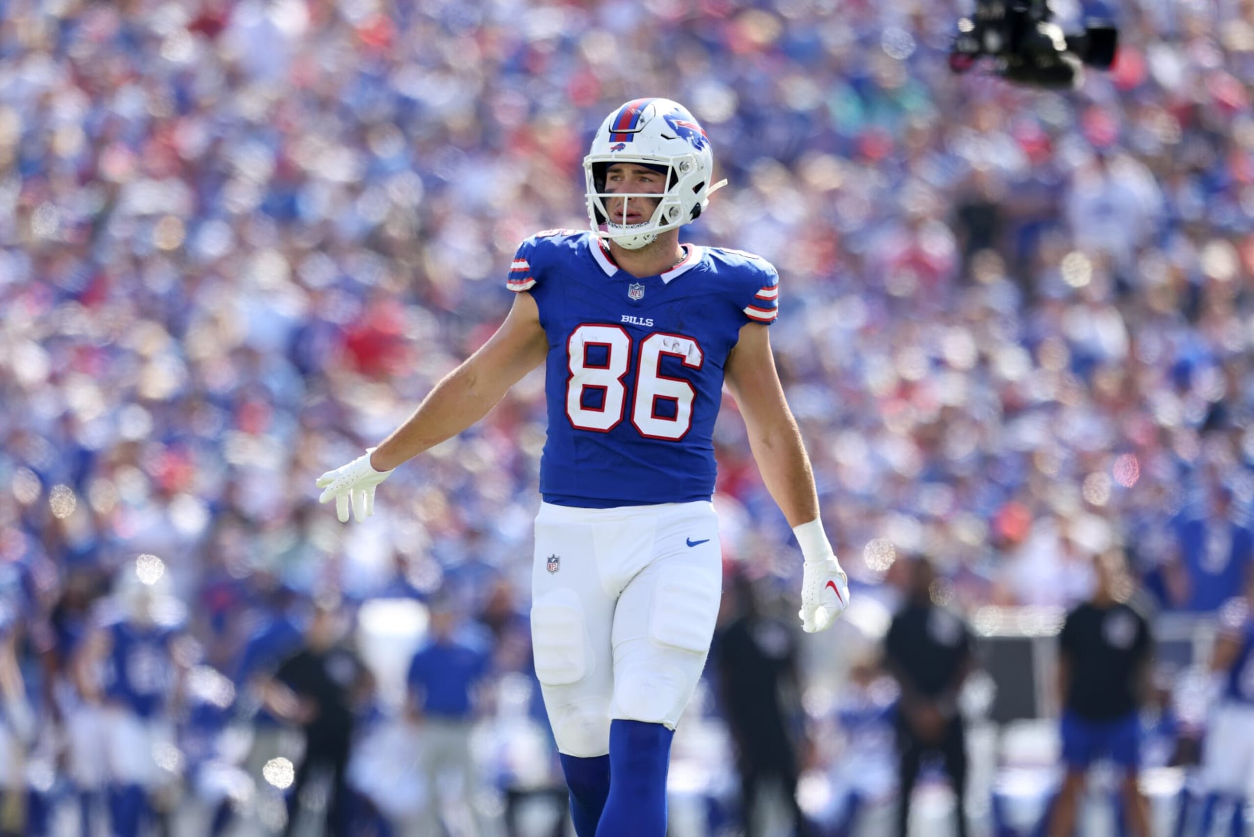 ORCHARD PARK, NEW YORK - OCTOBER 01: Dalton Kincaid #86 of the Buffalo Bills signals during the first quarter against the Miami Dolphins at Highmark Stadium on October 01, 2023 in Orchard Park, New York. (Photo by Bryan Bennett/Getty Images) ORCHARD PARK, NEW YORK - OCTOBER 01: Dalton Kincaid #86 of the Buffalo Bills signals during the first quarter against the Miami Dolphins at Highmark Stadium on October 01, 2023 in Orchard Park, New York. (Photo by Bryan Bennett/Getty Images)