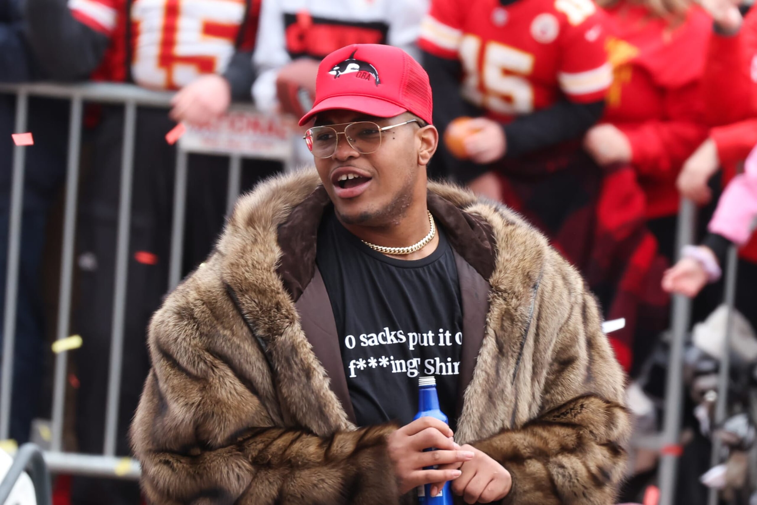 KANSAS CITY, MO - FEBRUARY 15: Kansas City Chiefs offensive tackle Orlando Brown Jr. (57) in a long fur coat and a shirt saying 0 sacks put it on a f***ing shirt during the Chiefs Super Bowl LVII Victory Parade on February 15, 2023 in Kansas City, MO. (Photo by Scott Winters/Icon Sportswire via Getty Images) KANSAS CITY, MO - FEBRUARY 15: Kansas City Chiefs offensive tackle Orlando Brown Jr. (57) in a long fur coat and a shirt saying 0 sacks put it on a f***ing shirt during the Chiefs Super Bowl LVII Victory Parade on February 15, 2023 in Kansas City, MO. (Photo by Scott Winters/Icon Sportswire via Getty Images)