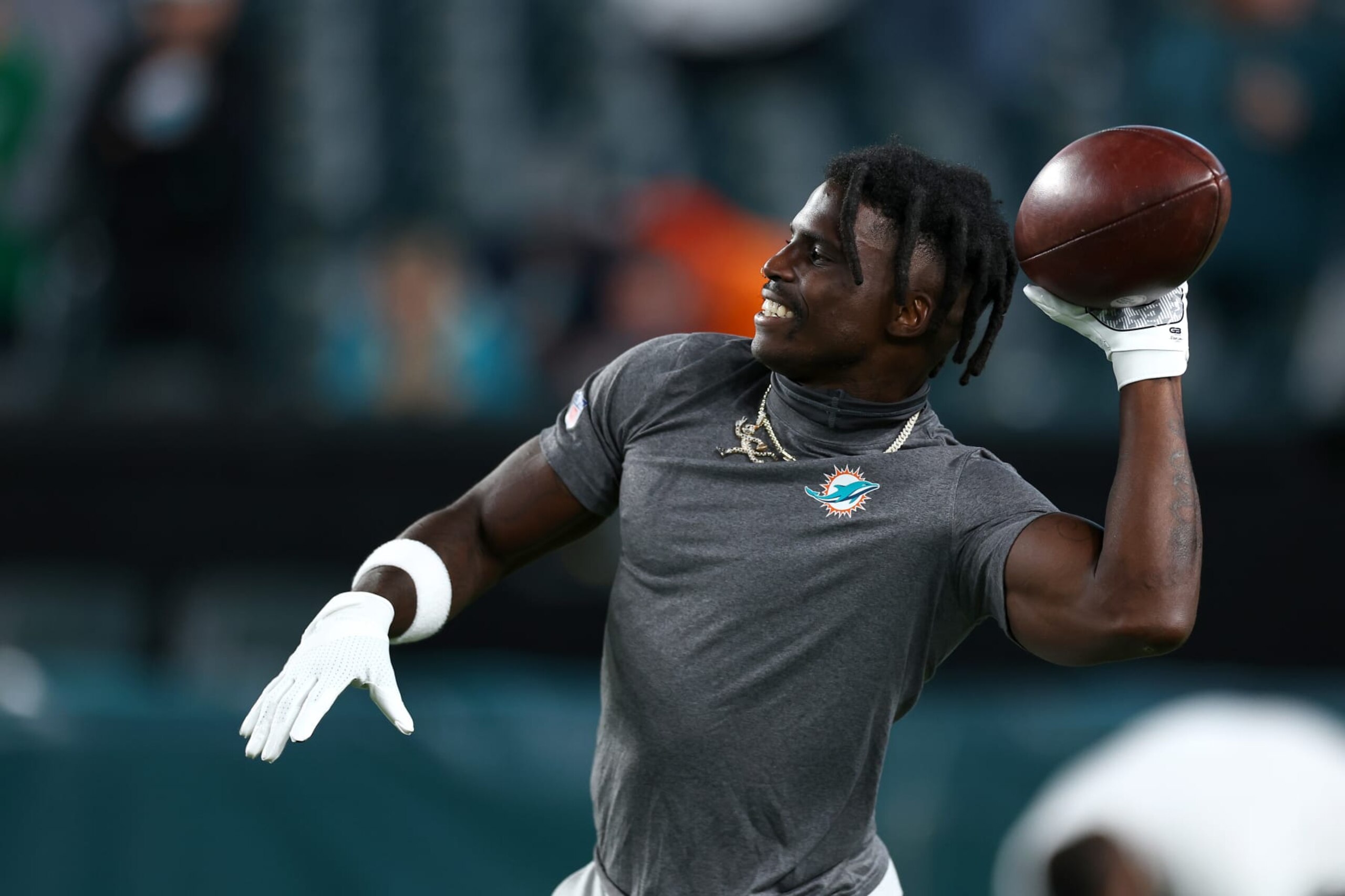 PHILADELPHIA, PENNSYLVANIA - OCTOBER 22: Tyreek Hill #10 of the Miami Dolphins warms up prior to a game against the Philadelphia Eagles at Lincoln Financial Field on October 22, 2023 in Philadelphia, Pennsylvania. (Photo by Tim Nwachukwu/Getty Images)