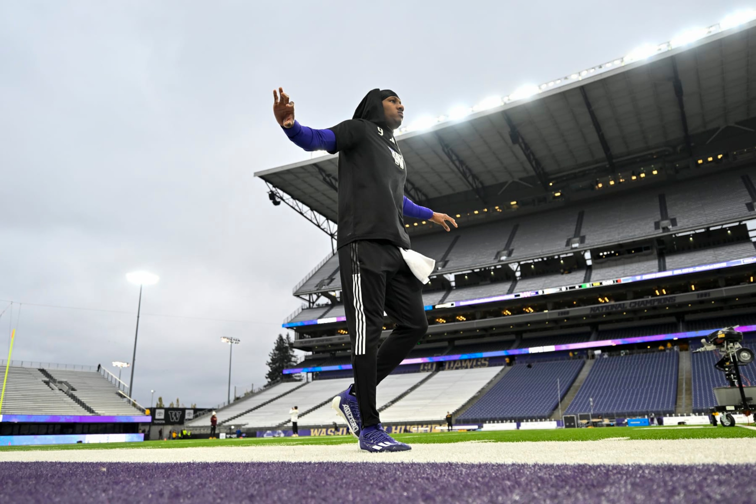 SEATTLE, WASHINGTON - OCTOBER 21: Michael Penix Jr. #9 of the Washington Huskies warms up before the game against the Arizona State Sun Devils at Husky Stadium on October 21, 2023 in Seattle, Washington. (Photo by Alika Jenner/Getty Images)