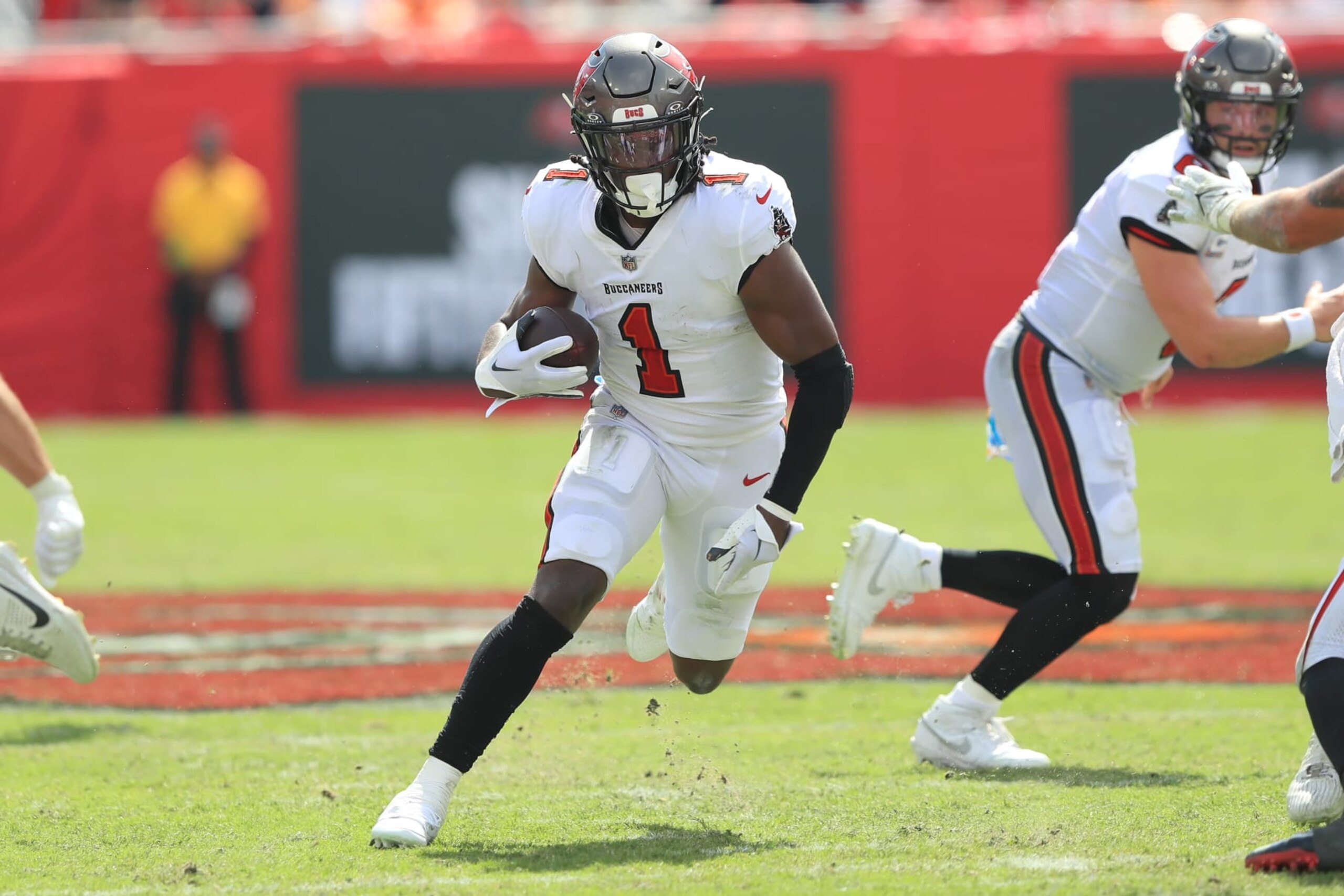 TAMPA, FL - OCTOBER 22: Tampa Bay Buccaneers Running Back Rachaad White (1) carries the ball during the regular season game between the Atlanta Falcons and the Tampa Bay Buccaneers on October 22, 2023 at Raymond James Stadium in Tampa, Florida. (Photo by Cliff Welch/Icon Sportswire via Getty Images)