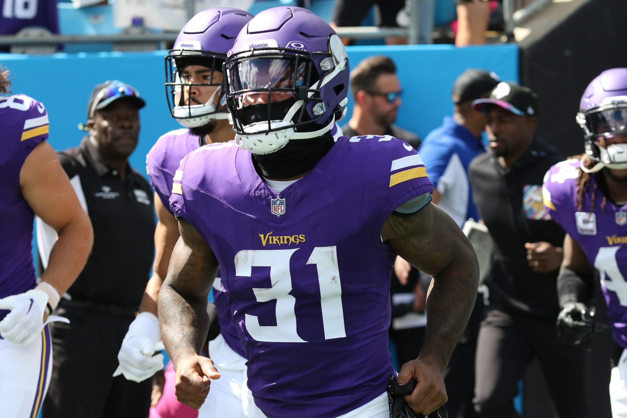 CHARLOTTE, NC - OCTOBER 01: Minnesota Vikings running back Cam Akers (31) during an NFL football game between the Minnesota Vikings and the Carolina Panthers on October 1, 2023 at Bank of America Stadium in Charlotte, N.C. (Photo by John Byrum/Icon Sportswire via Getty Images)