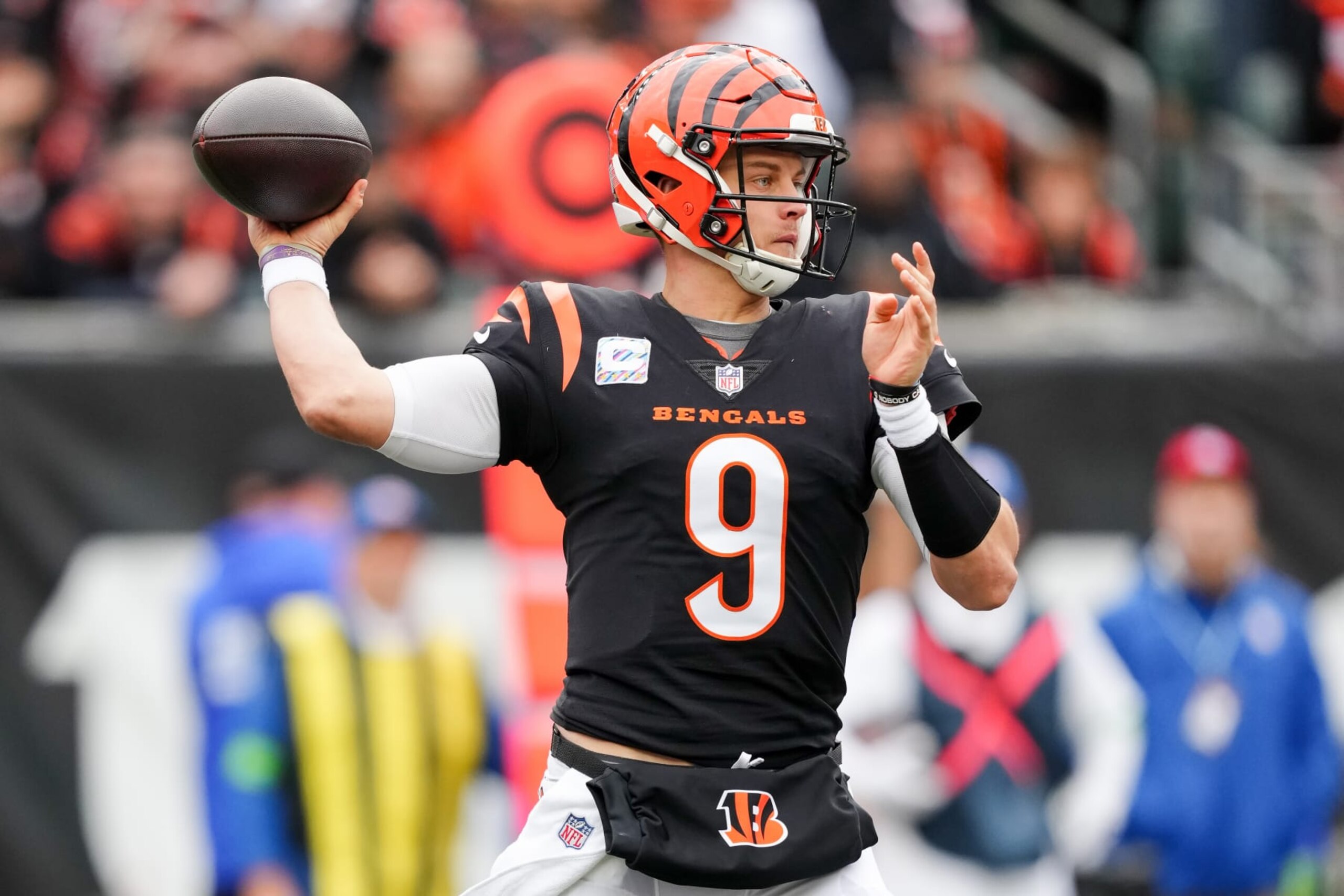 CINCINNATI, OHIO - OCTOBER 15: Joe Burrow #9 of the Cincinnati Bengals throws a pass in the fourth quarter against the Seattle Seahawks at Paycor Stadium on October 15, 2023 in Cincinnati, Ohio. (Photo by Dylan Buell/Getty Images)