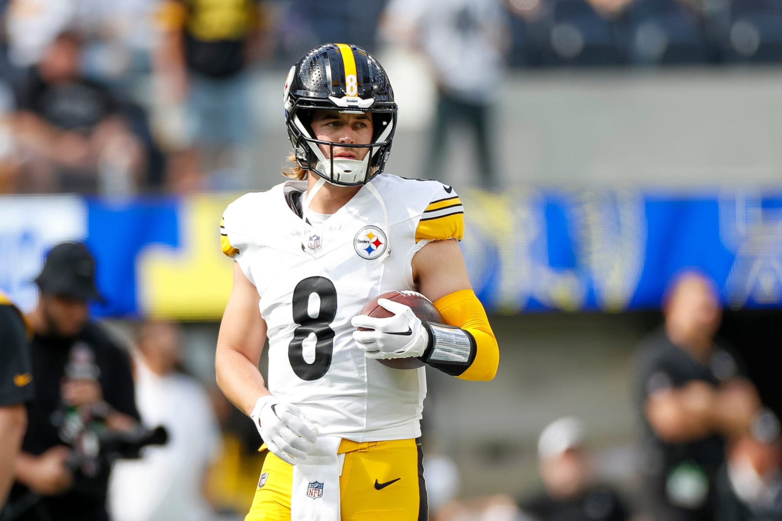 INGLEWOOD, CA - OCTOBER 22: Pittsburgh Steelers quarterback Kenny Pickett (8) warms up prior to an NFL regular season game between the Pittsburgh Steelers and the Los Angeles Rams on October 22, 2023, at SoFi Stadium in Inglewood, CA. (Photo by Brandon Sloter/Icon Sportswire via Getty Images)