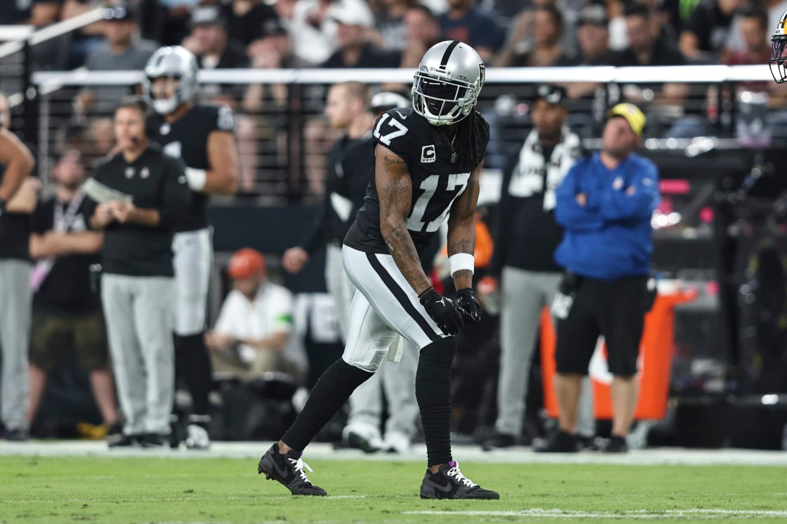 LAS VEGAS, NEVADA - OCTOBER 09: Davante Adams #17 of the Las Vegas Raiders lines up during an NFL football game between the Las Vegas Raiders and the Green Bay Packers at Allegiant Stadium on October 09, 2023 in Las Vegas, Nevada. (Photo by Michael Owens/Getty Images)
