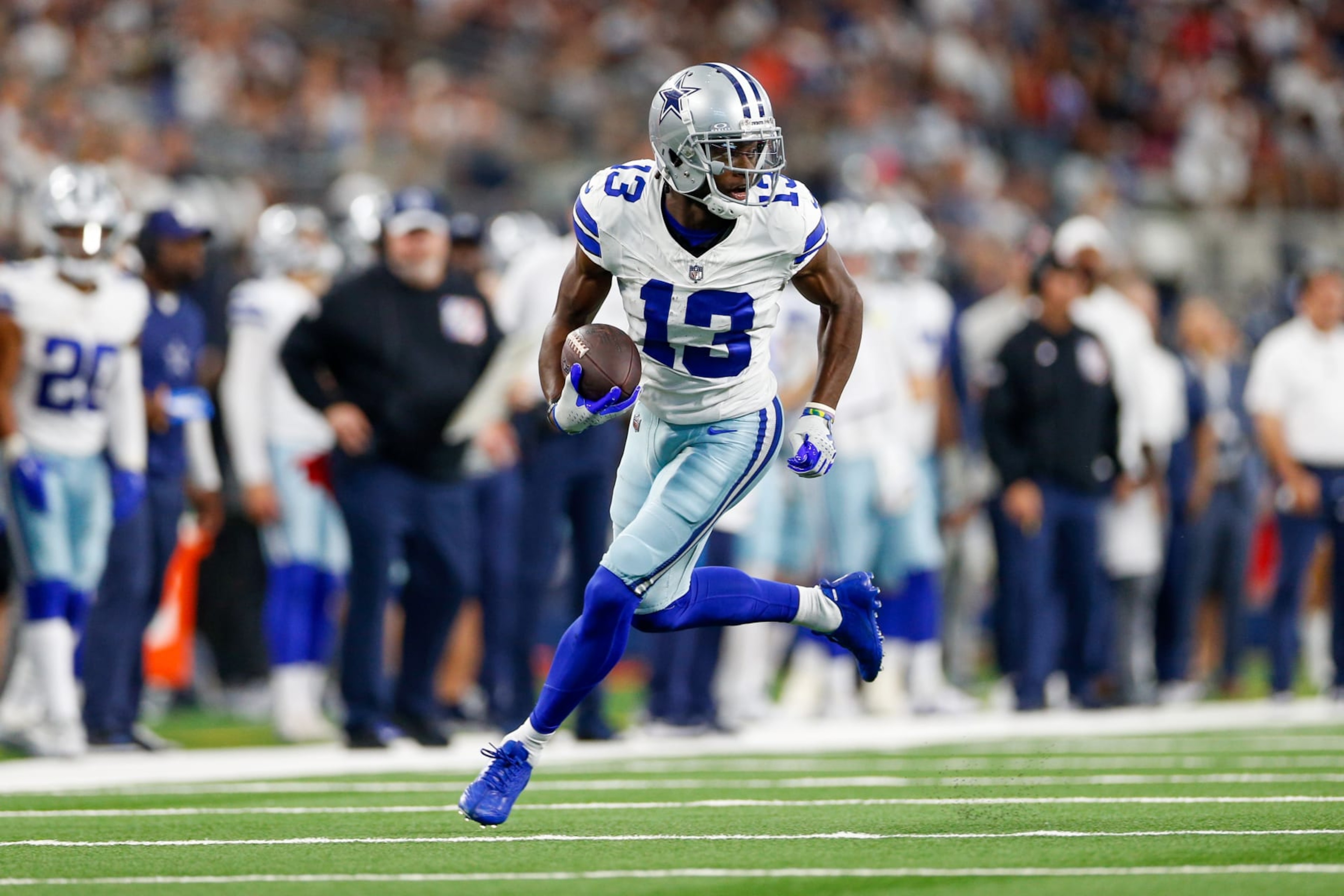 ARLINGTON, TX - OCTOBER 01: Dallas Cowboys wide receiver Michael Gallup (13) runs after a catch during the game between the New England Patriots and Dallas Cowboys on October 1, 2023 at AT&T Stadium in Arlington, TX. (Photo by Andrew Dieb/Icon Sportswire via Getty Images) ARLINGTON, TX - OCTOBER 01: Dallas Cowboys wide receiver Michael Gallup (13) runs after a catch during the game between the New England Patriots and Dallas Cowboys on October 1, 2023 at AT&T Stadium in Arlington, TX. (Photo by Andrew Dieb/Icon Sportswire via Getty Images)