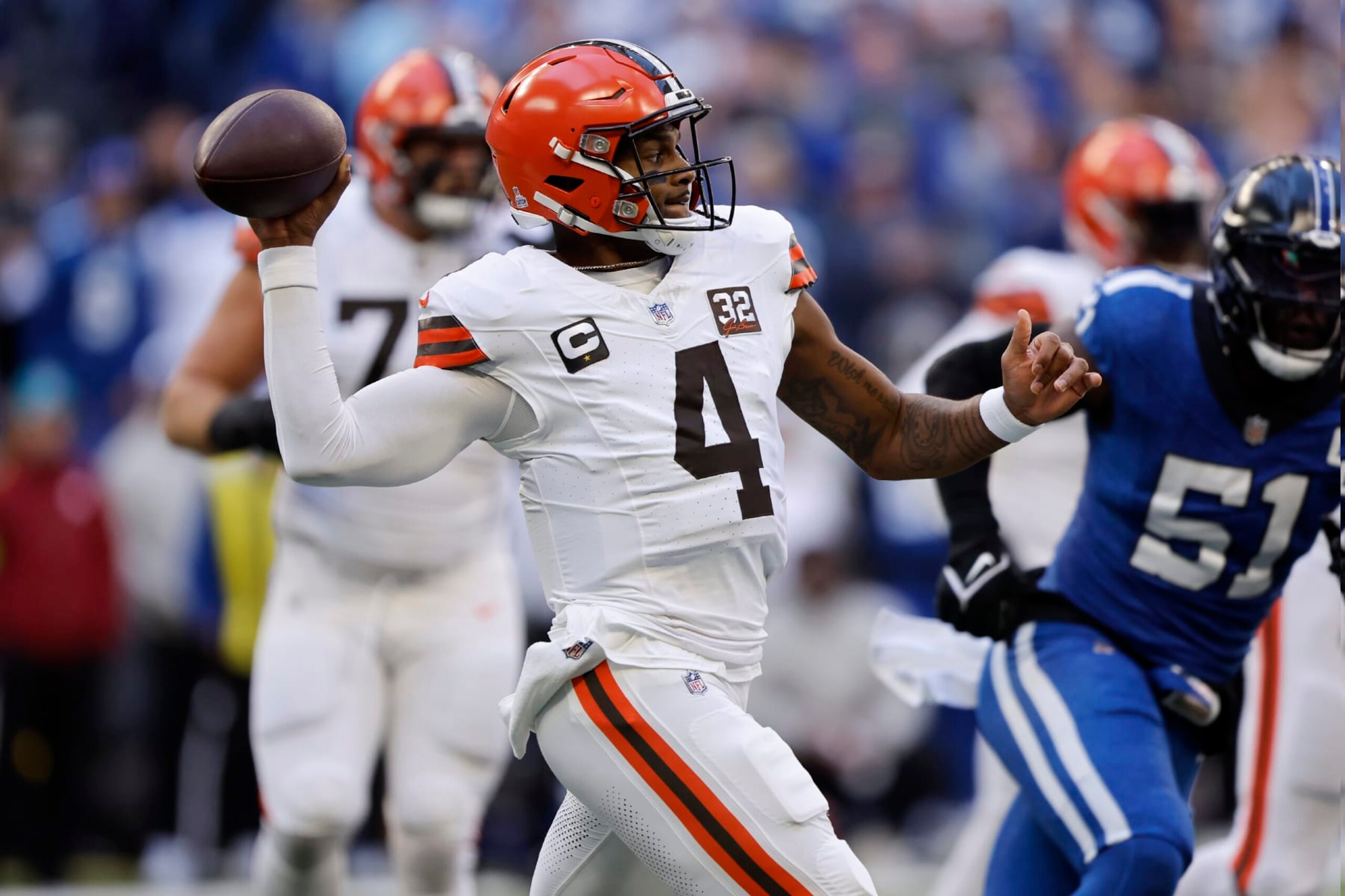 INDIANAPOLIS, IN - OCTOBER 22: Cleveland Browns quarterback Deshaun Watson (4) looks to make a pass down field during a NFL game between the Cleveland Browns and the Indianapolis Colts on October 22, 2023 at Lucas Oil Stadium in Indianapolis, IN.  (Photo by Jeffrey Brown/Icon Sportswire via Getty Images)