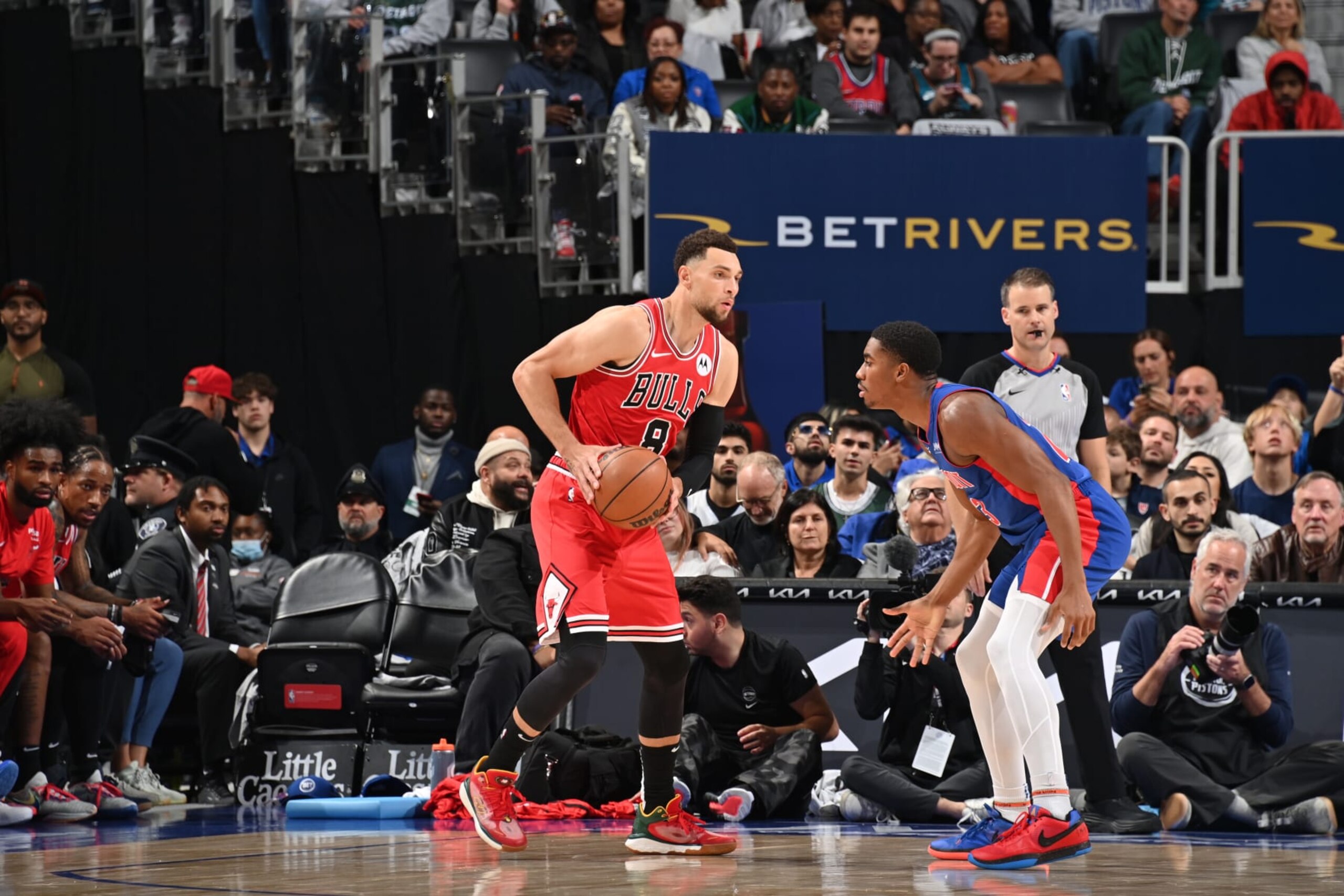 DETROIT, MI - OCTOBER 28: Zach LaVine #8 of the Chicago Bulls handles the ball against defender Jaden Ivey #23 of the Detroit Pistons during the game on October 28, 2023 at Little Caesars Arena in Detroit, Michigan. NOTE TO USER: User expressly acknowledges and agrees that, by downloading and/or using this photograph, User is consenting to the terms and conditions of the Getty Images License Agreement. Mandatory Copyright Notice: Copyright 2023 NBAE (Photo by Chris Schwegler/NBAE via Getty Images) DETROIT, MI - OCTOBER 28: Zach LaVine #8 of the Chicago Bulls handles the ball against defender Jaden Ivey #23 of the Detroit Pistons during the game on October 28, 2023 at Little Caesars Arena in Detroit, Michigan. NOTE TO USER: User expressly acknowledges and agrees that, by downloading and/or using this photograph, User is consenting to the terms and conditions of the Getty Images License Agreement. Mandatory Copyright Notice: Copyright 2023 NBAE (Photo by Chris Schwegler/NBAE via Getty Images)