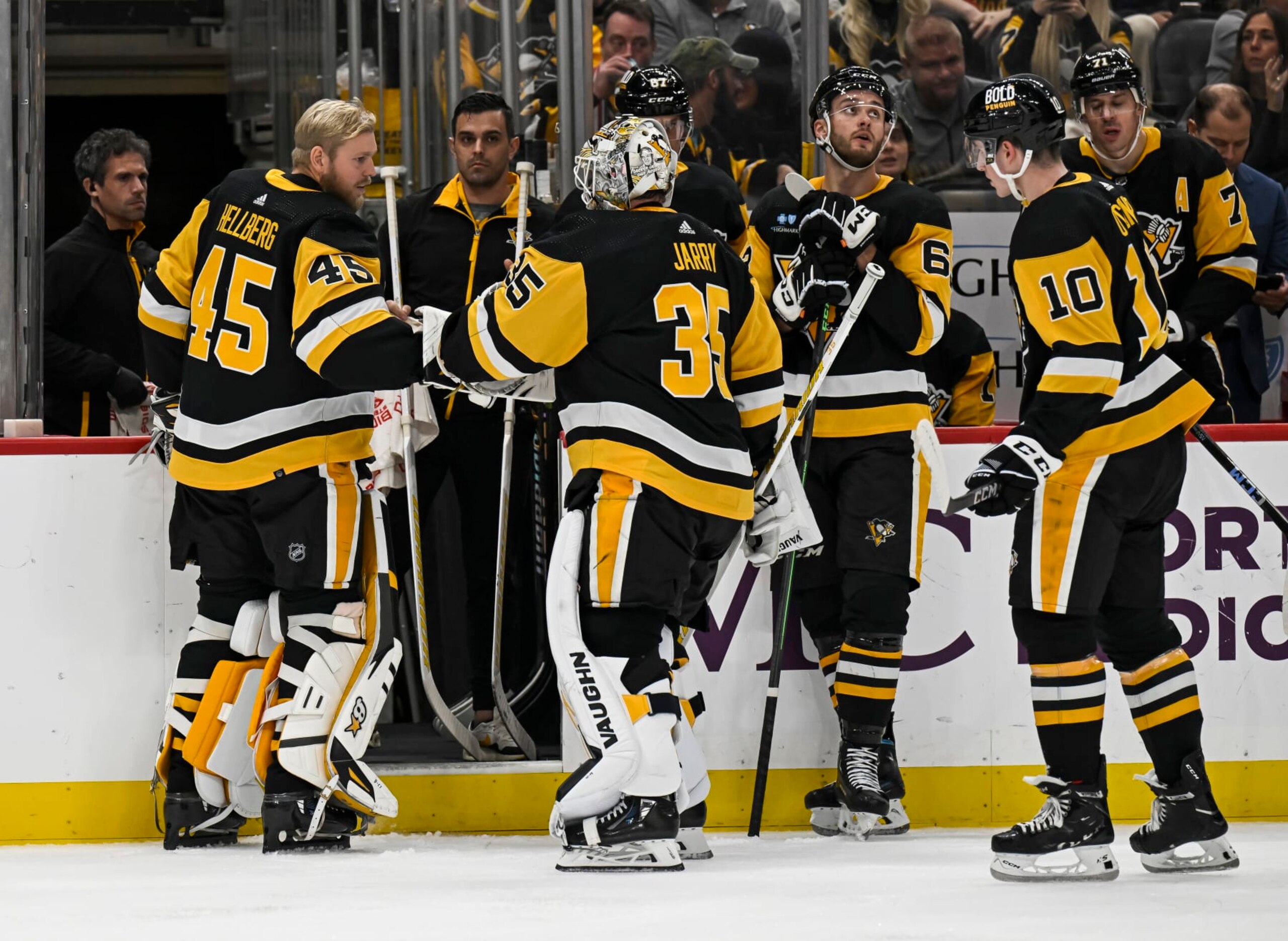 PITTSBURGH, PA - OCTOBER 28: Pittsburgh Penguins goaltender Magnus Hellberg (45) replaces Pittsburgh Penguins goaltender Tristan Jarry (35) in net during the second period in the NHL game between the Pittsburgh Penguins and the Ottawa Senators on October 28, 2023, at PPG Paints Arena in Pittsburgh, PA. (Photo by Jeanine Leech/Icon Sportswire via Getty Images)